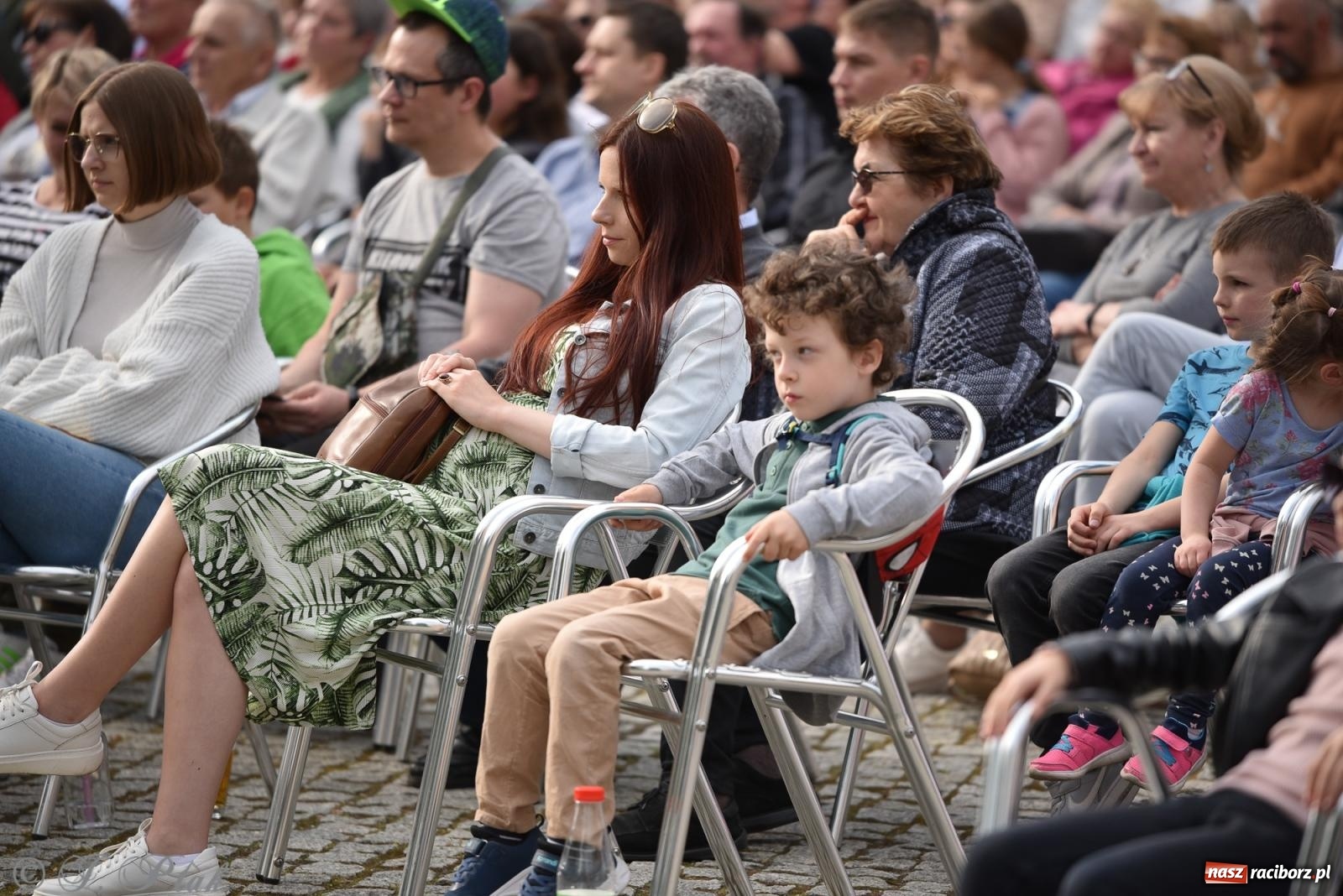 Zdjęcie w galerii na portalu naszraciborz.pl: Plenerowy koncert muzyki filmowej na zamkowym dziedzińcu wiadomości z regionu