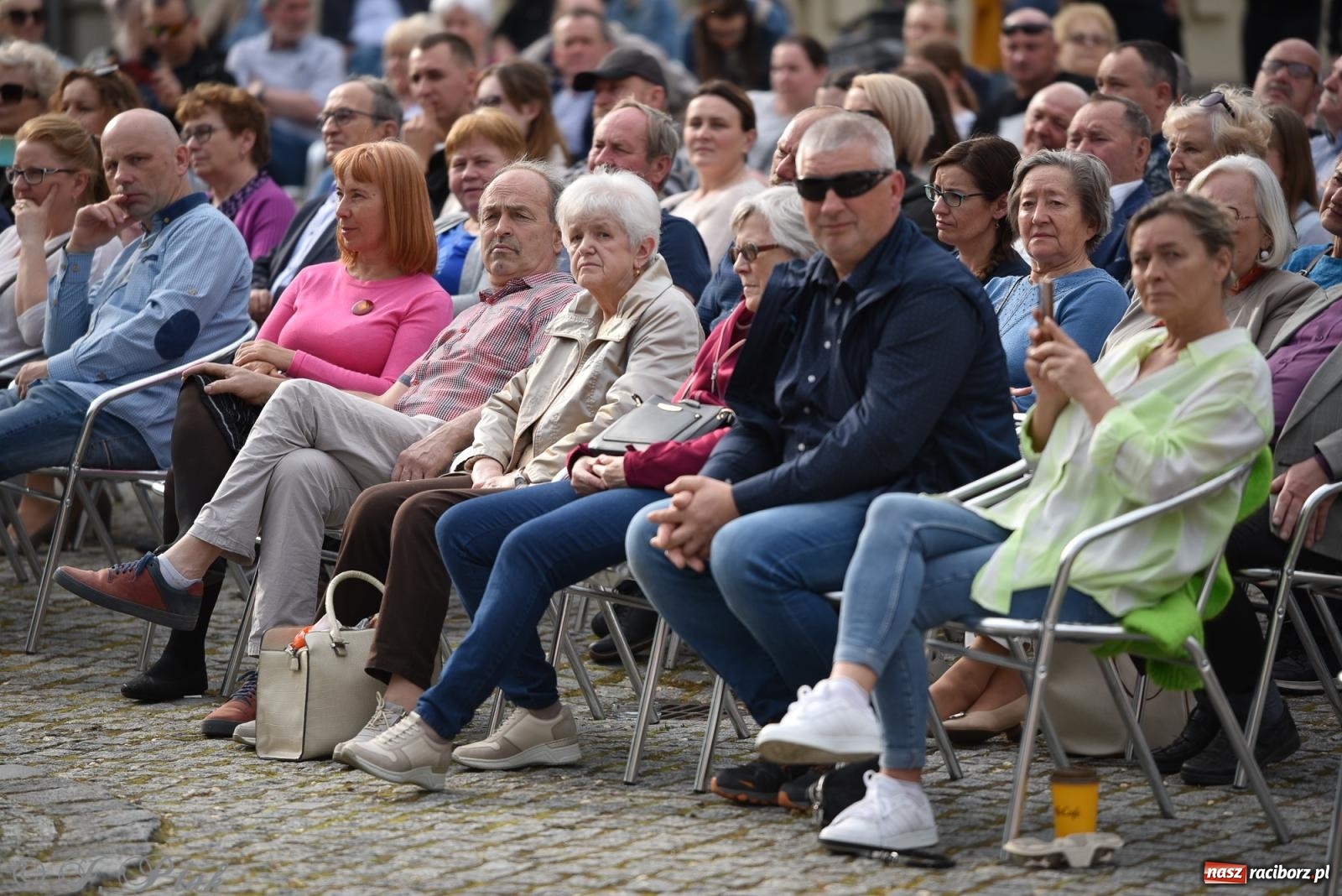 Zdjęcie w galerii na portalu naszraciborz.pl: Plenerowy koncert muzyki filmowej na zamkowym dziedzińcu wiadomości z regionu