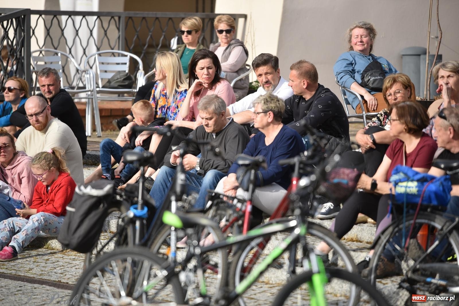 Zdjęcie w galerii na portalu naszraciborz.pl: Plenerowy koncert muzyki filmowej na zamkowym dziedzińcu wiadomości z regionu