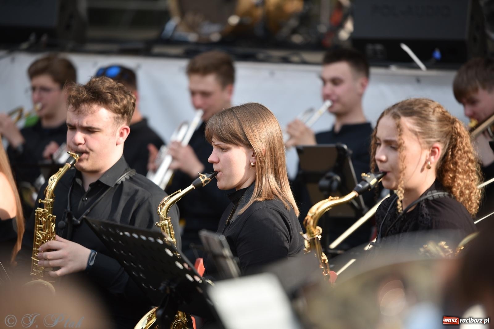 Zdjęcie w galerii na portalu naszraciborz.pl: Plenerowy koncert muzyki filmowej na zamkowym dziedzińcu wiadomości z regionu
