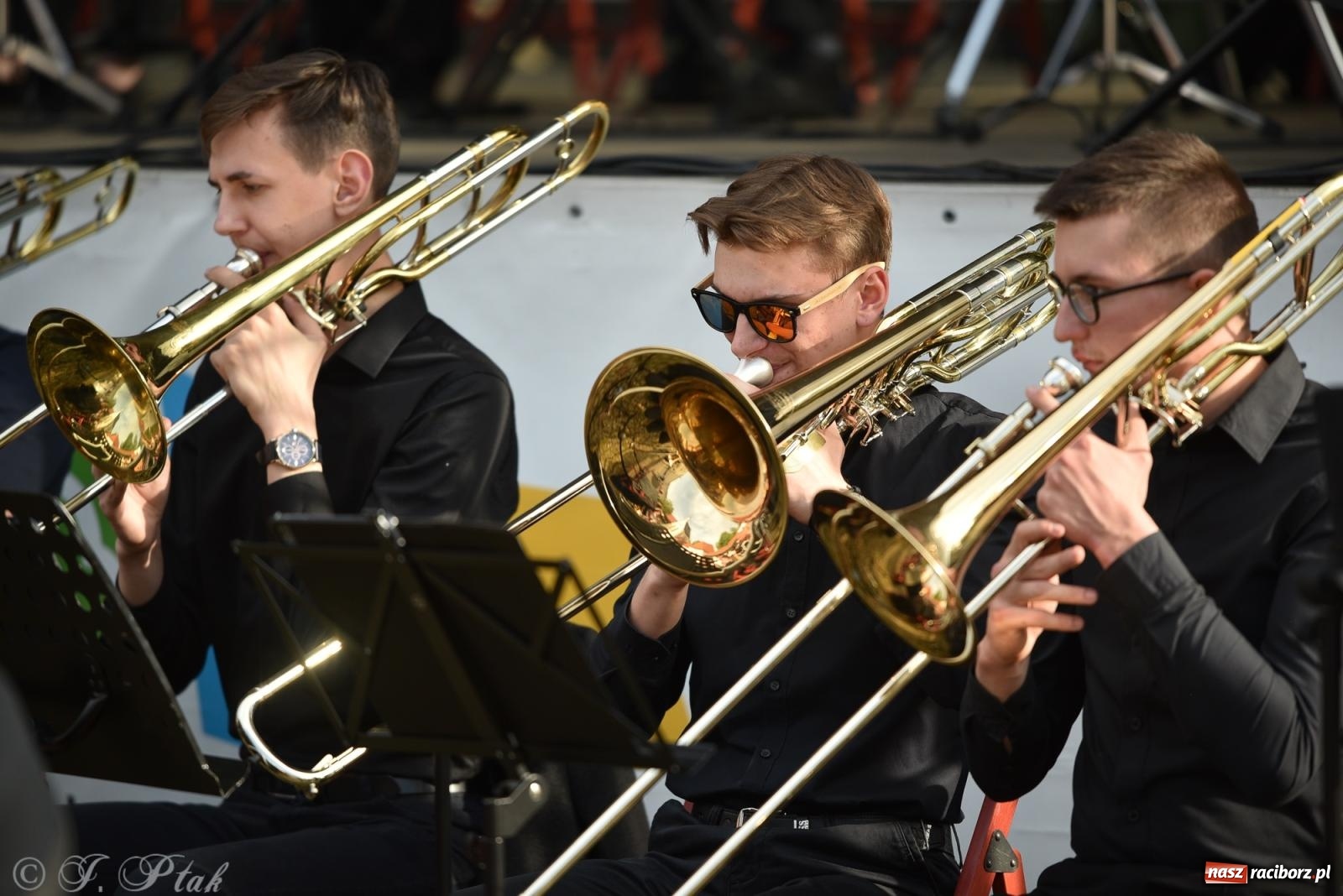 Zdjęcie w galerii na portalu naszraciborz.pl: Plenerowy koncert muzyki filmowej na zamkowym dziedzińcu wiadomości z regionu