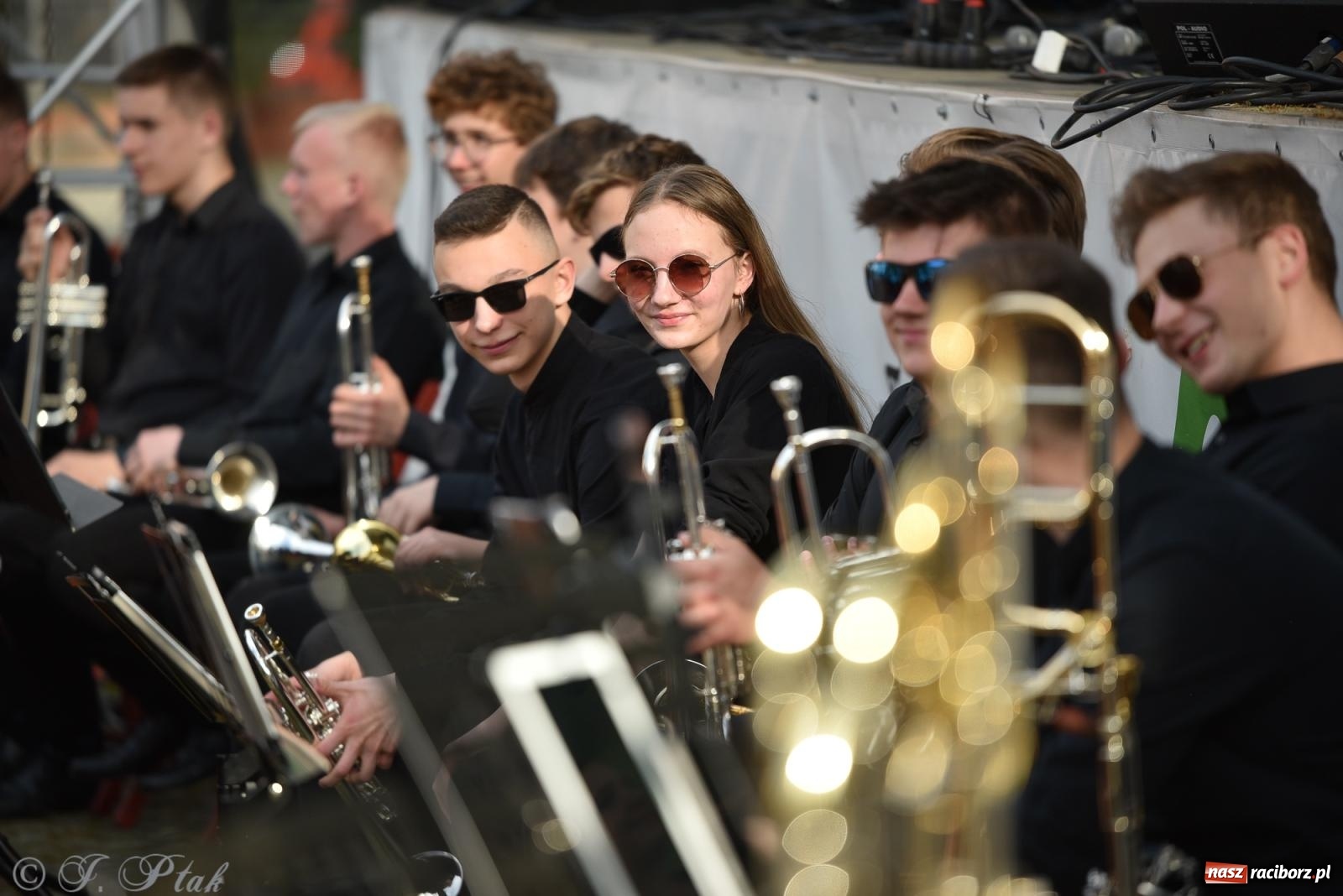 Zdjęcie w galerii na portalu naszraciborz.pl: Plenerowy koncert muzyki filmowej na zamkowym dziedzińcu wiadomości z regionu