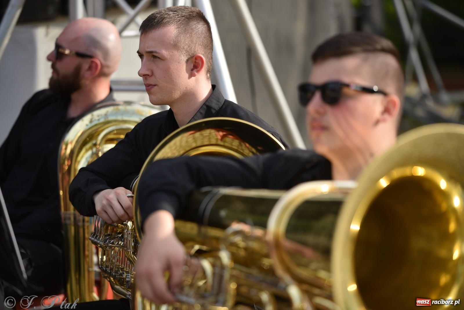 Zdjęcie w galerii na portalu naszraciborz.pl: Plenerowy koncert muzyki filmowej na zamkowym dziedzińcu wiadomości z regionu
