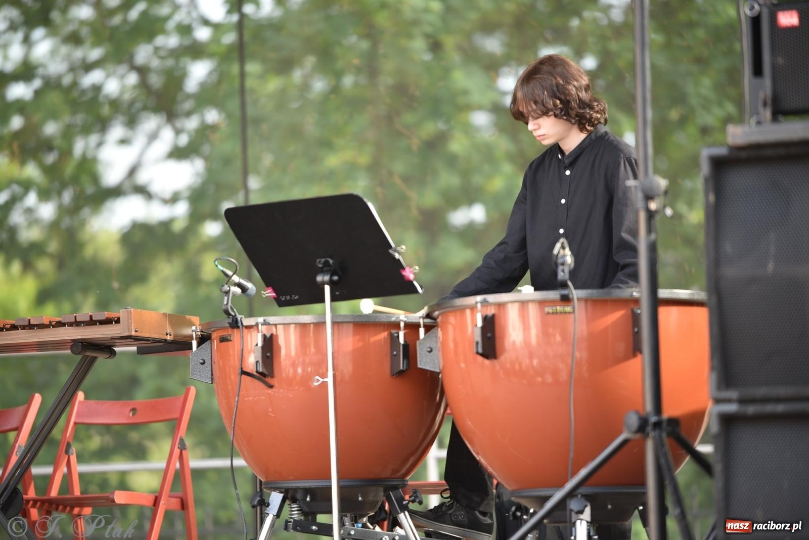 Zdjęcie w galerii na portalu naszraciborz.pl: Plenerowy koncert muzyki filmowej na zamkowym dziedzińcu wiadomości z regionu