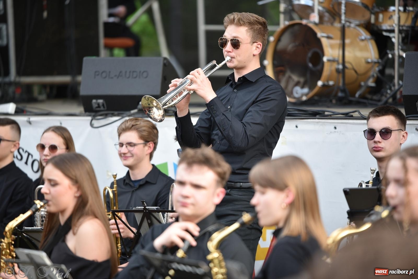 Zdjęcie w galerii na portalu naszraciborz.pl: Plenerowy koncert muzyki filmowej na zamkowym dziedzińcu wiadomości z regionu