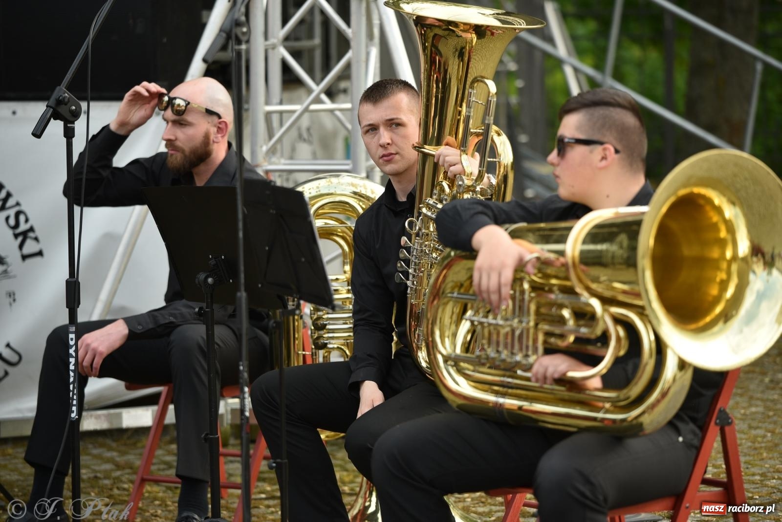 Zdjęcie w galerii na portalu naszraciborz.pl: Plenerowy koncert muzyki filmowej na zamkowym dziedzińcu wiadomości z regionu