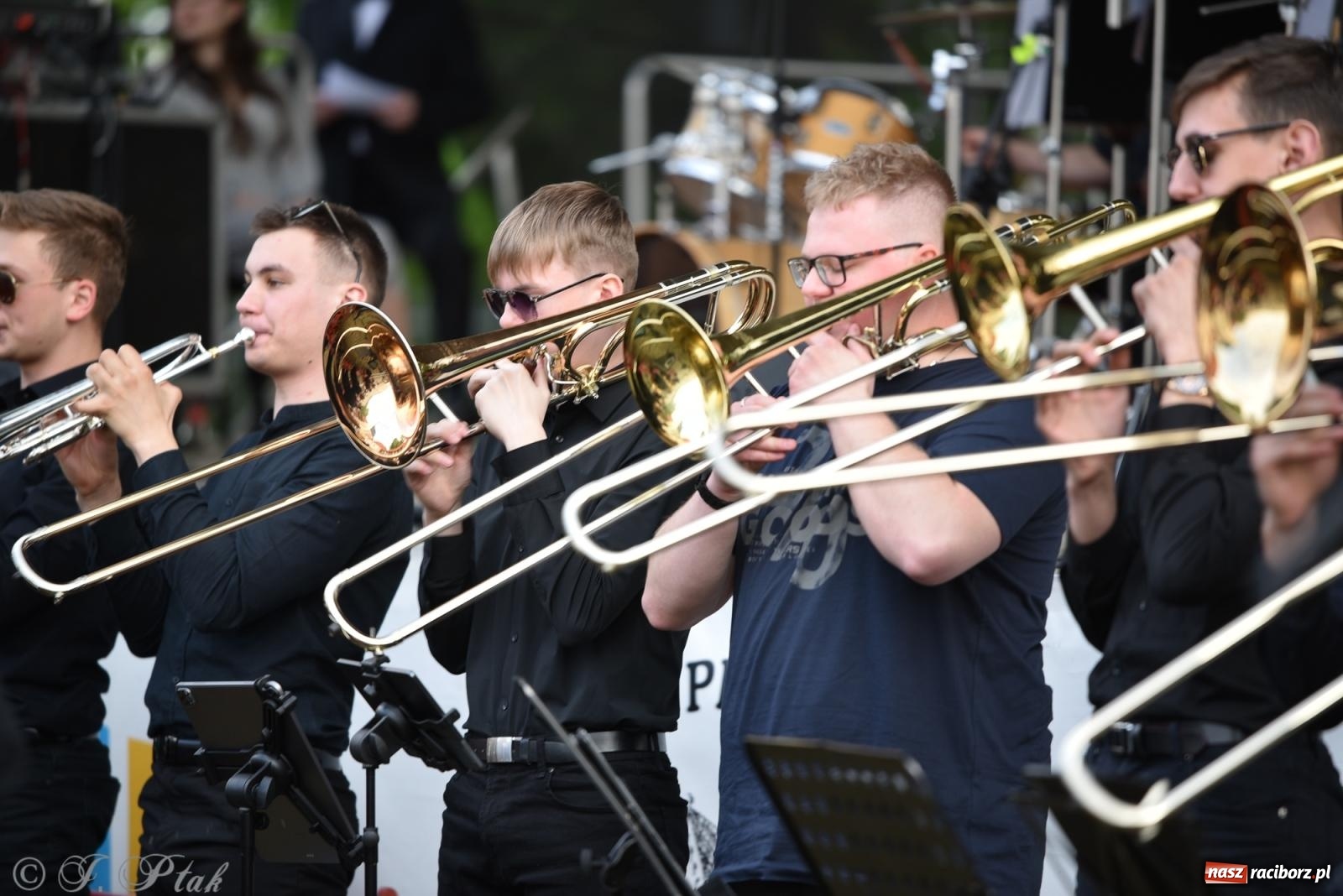 Zdjęcie w galerii na portalu naszraciborz.pl: Plenerowy koncert muzyki filmowej na zamkowym dziedzińcu wiadomości z regionu