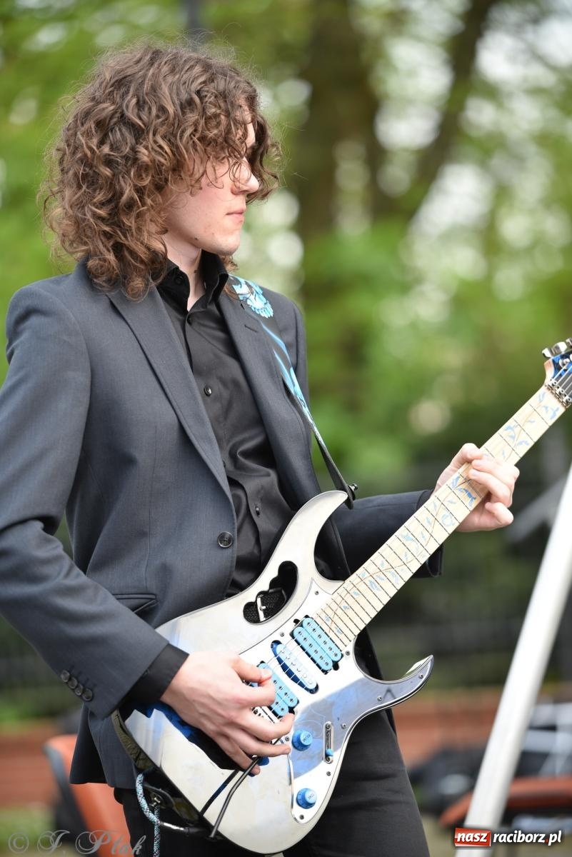 Zdjęcie w galerii na portalu naszraciborz.pl: Plenerowy koncert muzyki filmowej na zamkowym dziedzińcu wiadomości z regionu