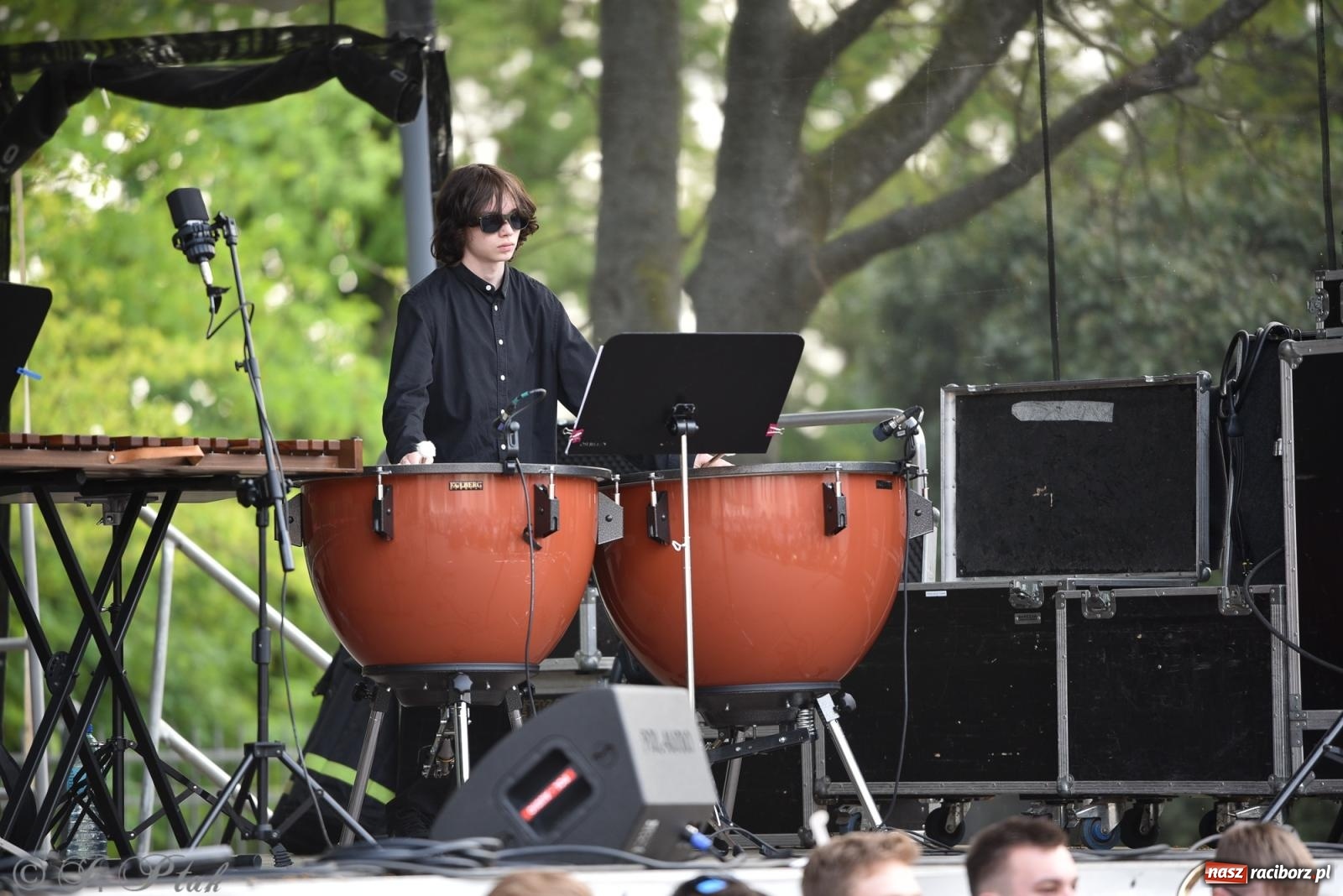 Zdjęcie w galerii na portalu naszraciborz.pl: Plenerowy koncert muzyki filmowej na zamkowym dziedzińcu wiadomości z regionu