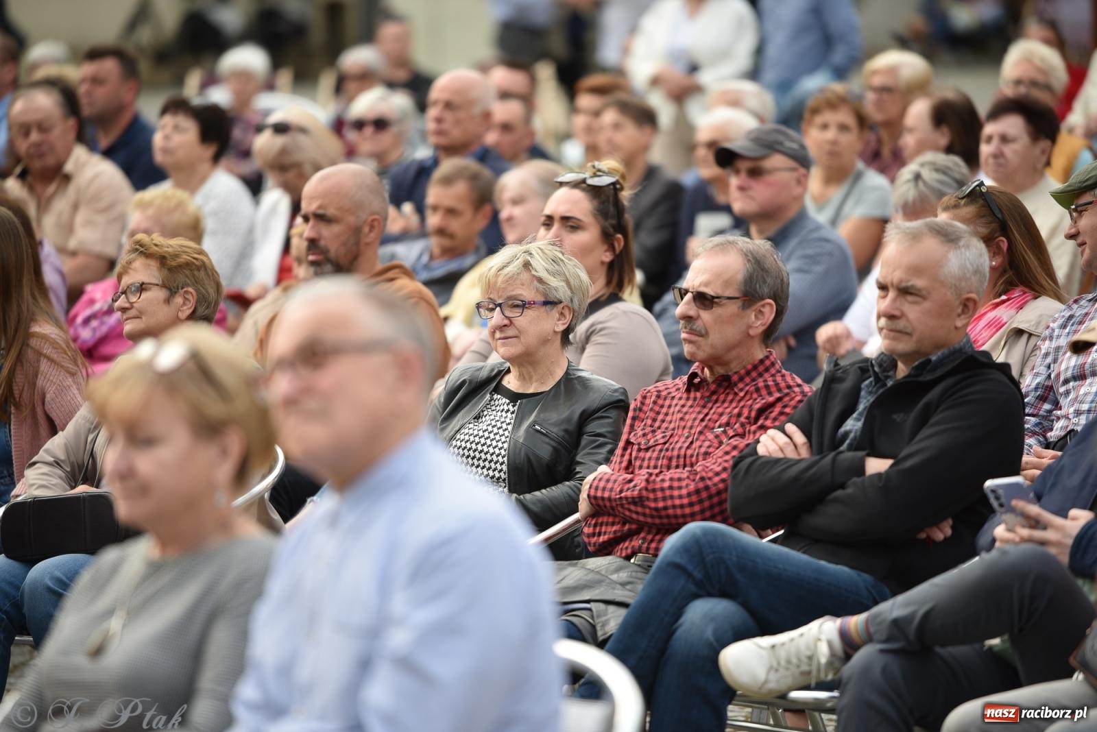 Zdjęcie w galerii na portalu naszraciborz.pl: Plenerowy koncert muzyki filmowej na zamkowym dziedzińcu wiadomości z regionu