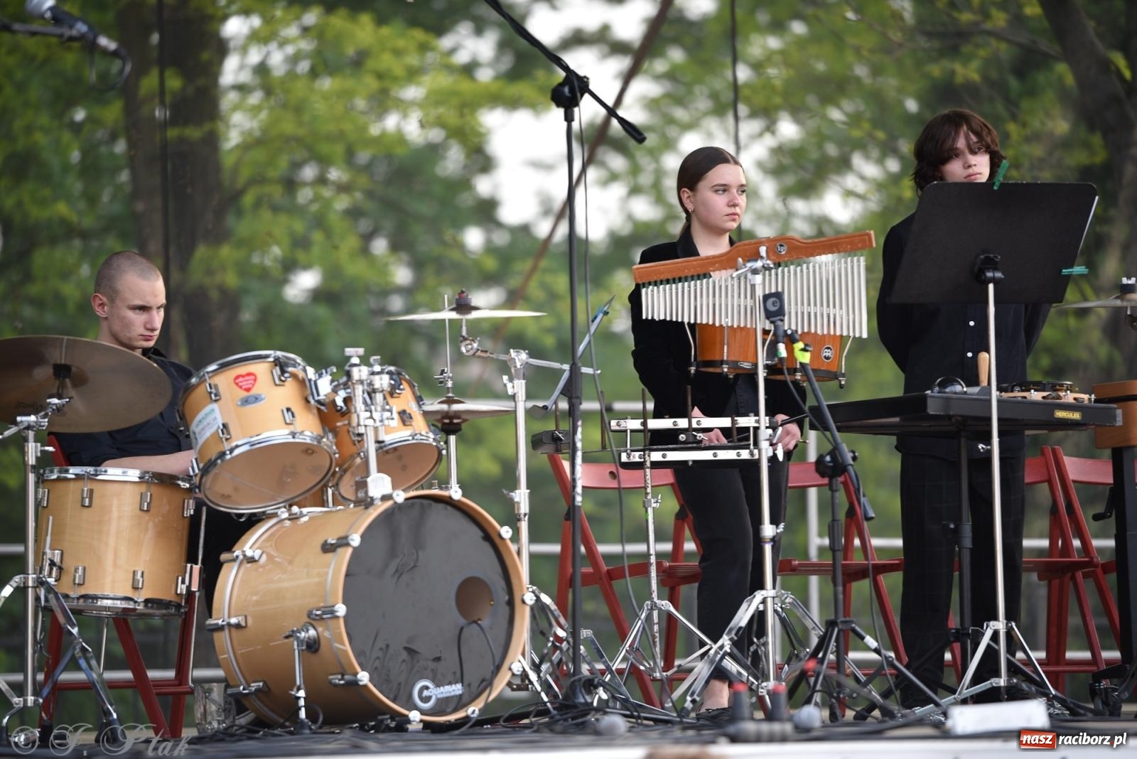 Zdjęcie w galerii na portalu naszraciborz.pl: Plenerowy koncert muzyki filmowej na zamkowym dziedzińcu wiadomości z regionu