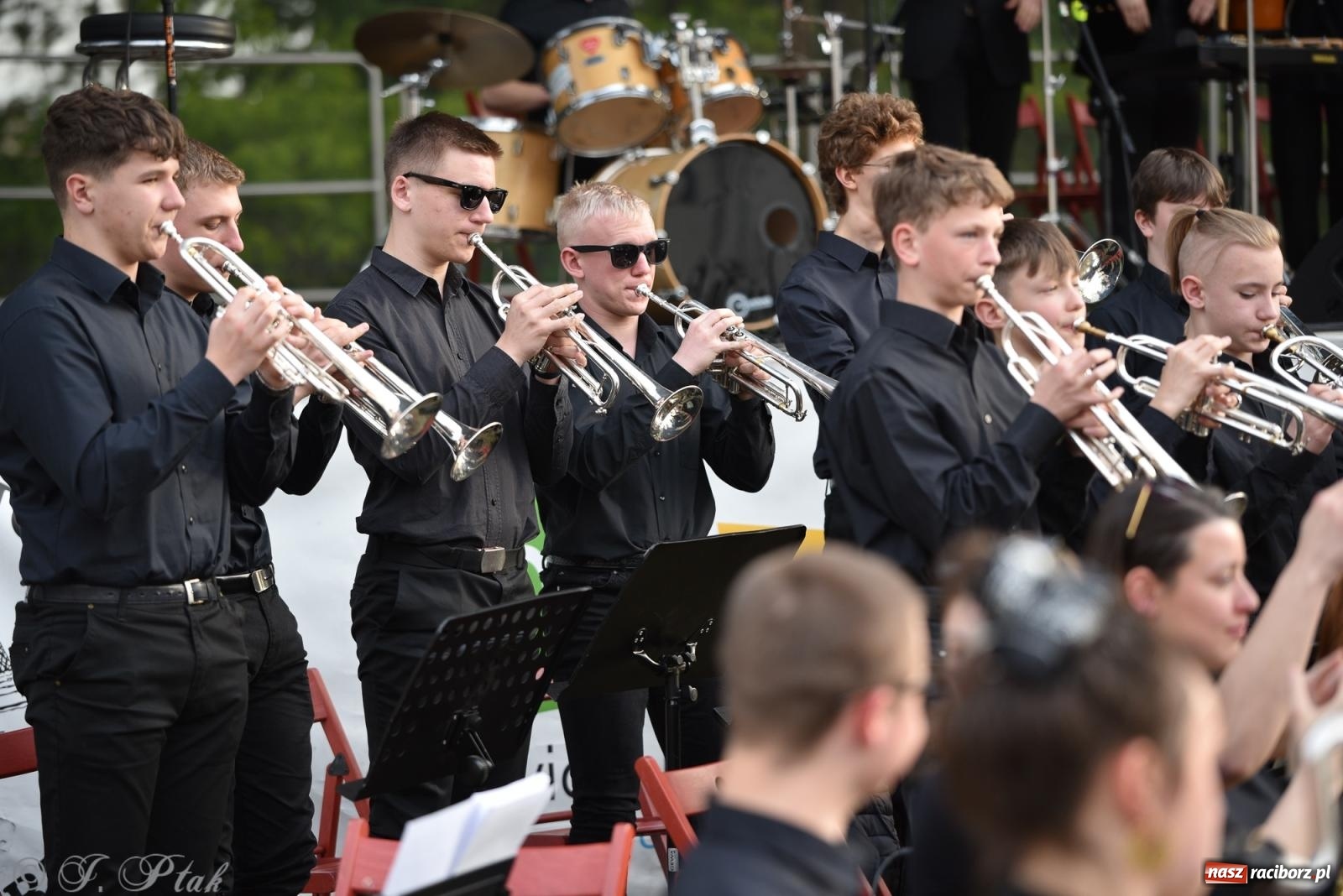 Zdjęcie w galerii na portalu naszraciborz.pl: Plenerowy koncert muzyki filmowej na zamkowym dziedzińcu wiadomości z regionu