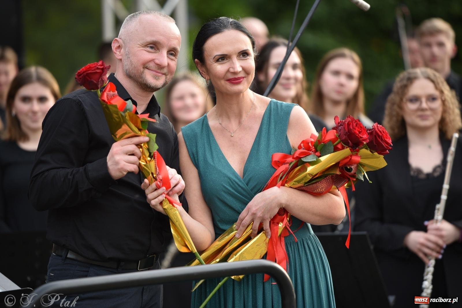 Zdjęcie w galerii na portalu naszraciborz.pl: Plenerowy koncert muzyki filmowej na zamkowym dziedzińcu wiadomości z regionu