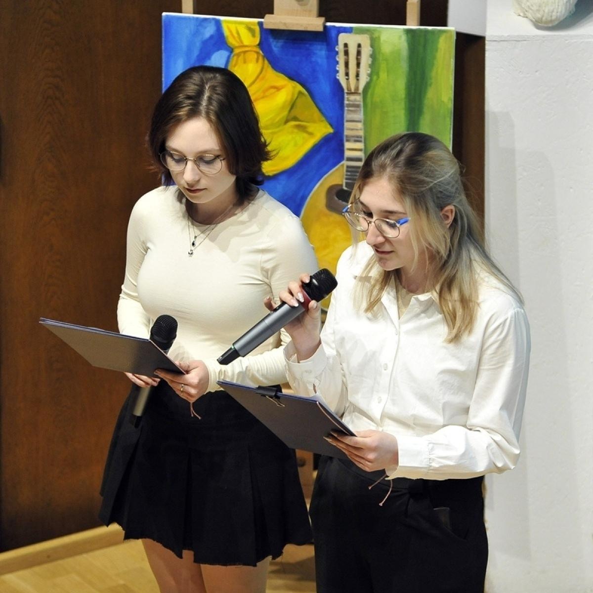 Zdjęcie w galerii na portalu naszraciborz.pl: ZSO nr 1 w Raciborzu – pożegnanie maturzystów! wiadomości z regionu