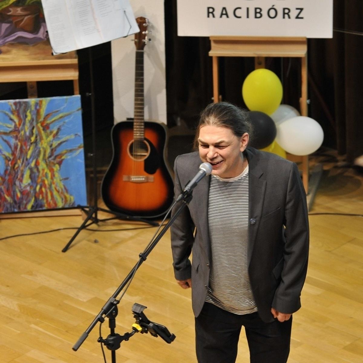 Zdjęcie w galerii na portalu naszraciborz.pl: ZSO nr 1 w Raciborzu – pożegnanie maturzystów! wiadomości z regionu