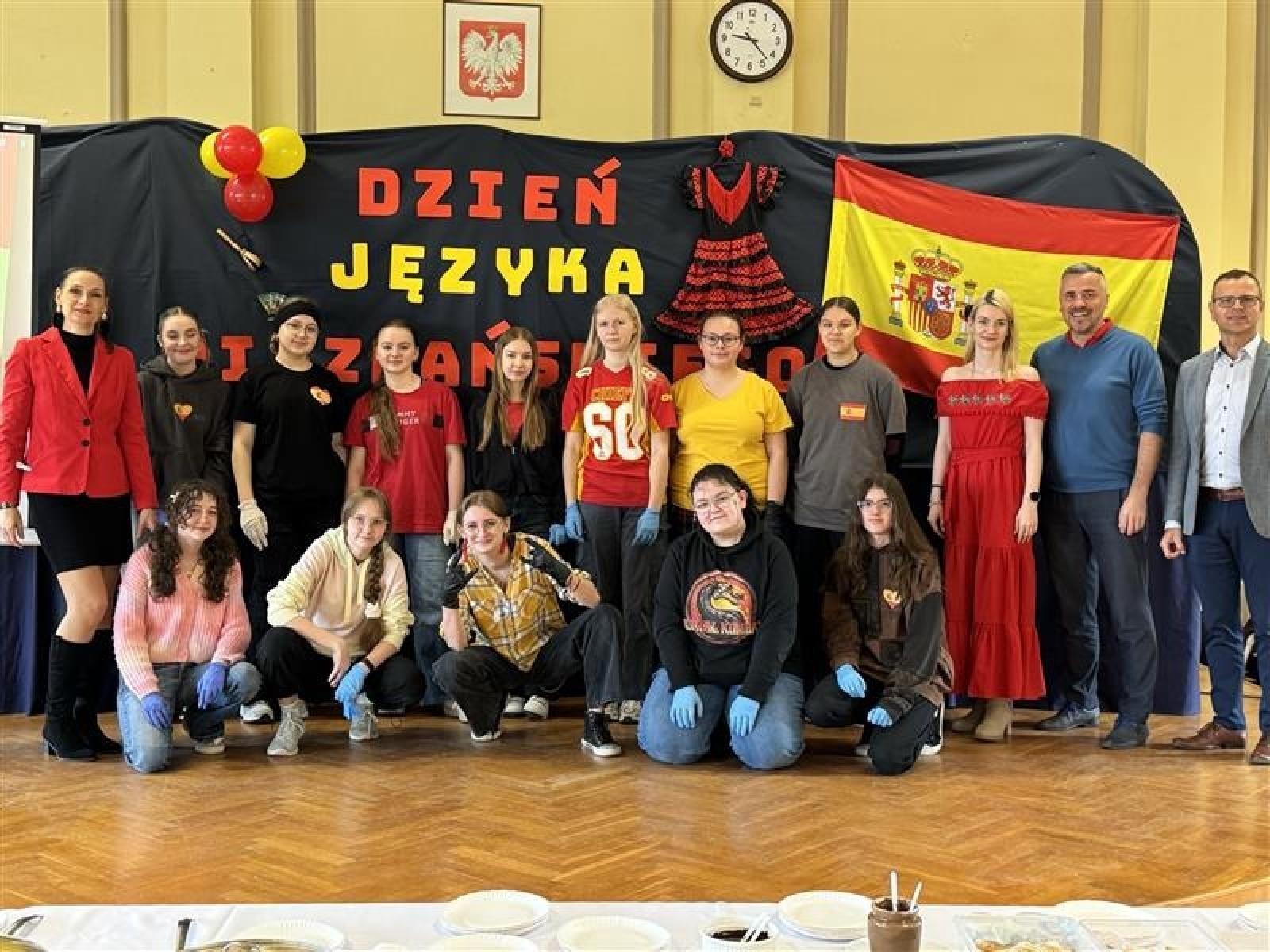 Zdjęcie w galerii na portalu naszraciborz.pl: Dzień Języka Hiszpańskiego w Ekonomiku wiadomości z regionu