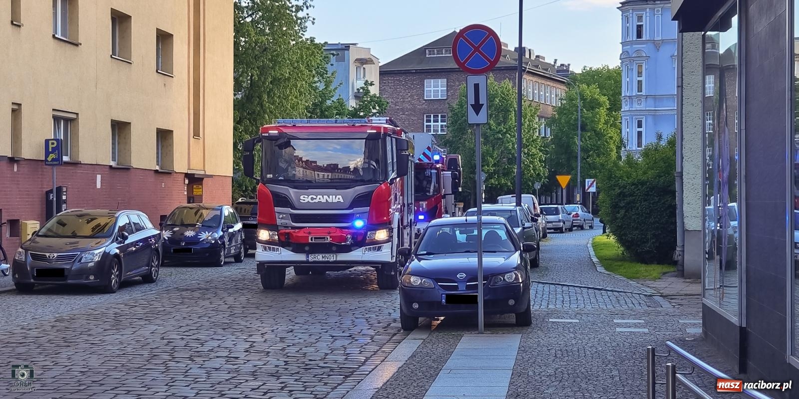 Zdjęcie w galerii na portalu naszraciborz.pl: Pięć zastępów w akcji przy Wojska Polskiego [FOTO] wiadomości z regionu