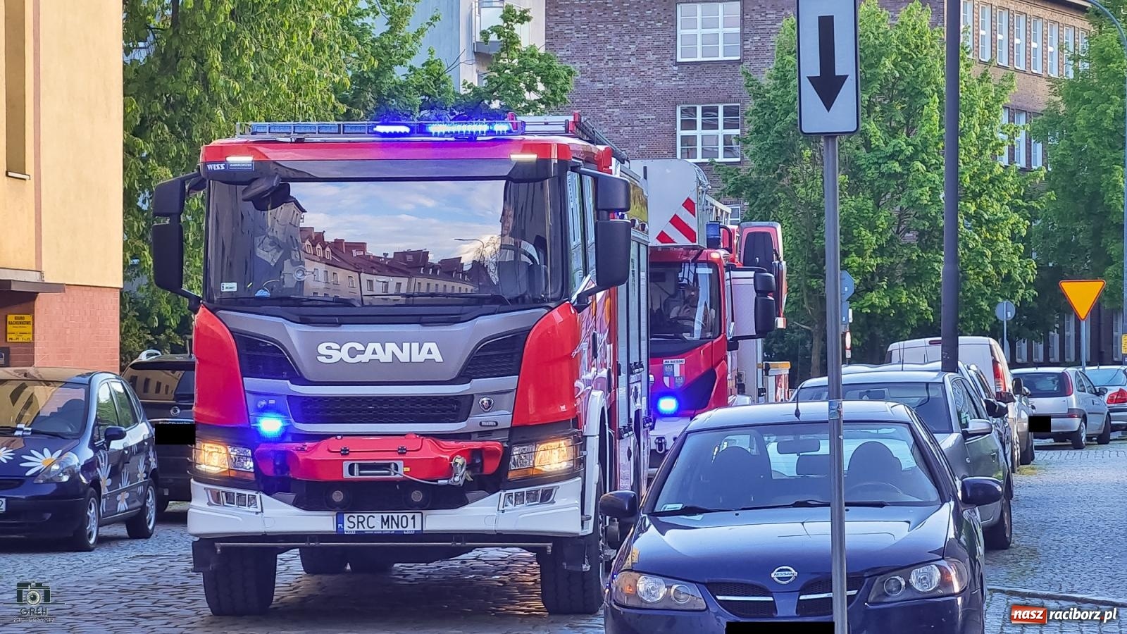 Zdjęcie w galerii na portalu naszraciborz.pl: Pięć zastępów w akcji przy Wojska Polskiego [FOTO] wiadomości z regionu