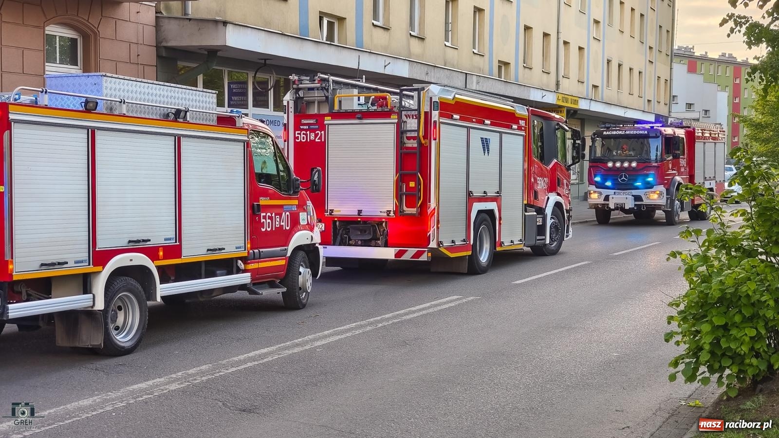 Zdjęcie w galerii na portalu naszraciborz.pl: Pięć zastępów w akcji przy Wojska Polskiego [FOTO] wiadomości z regionu