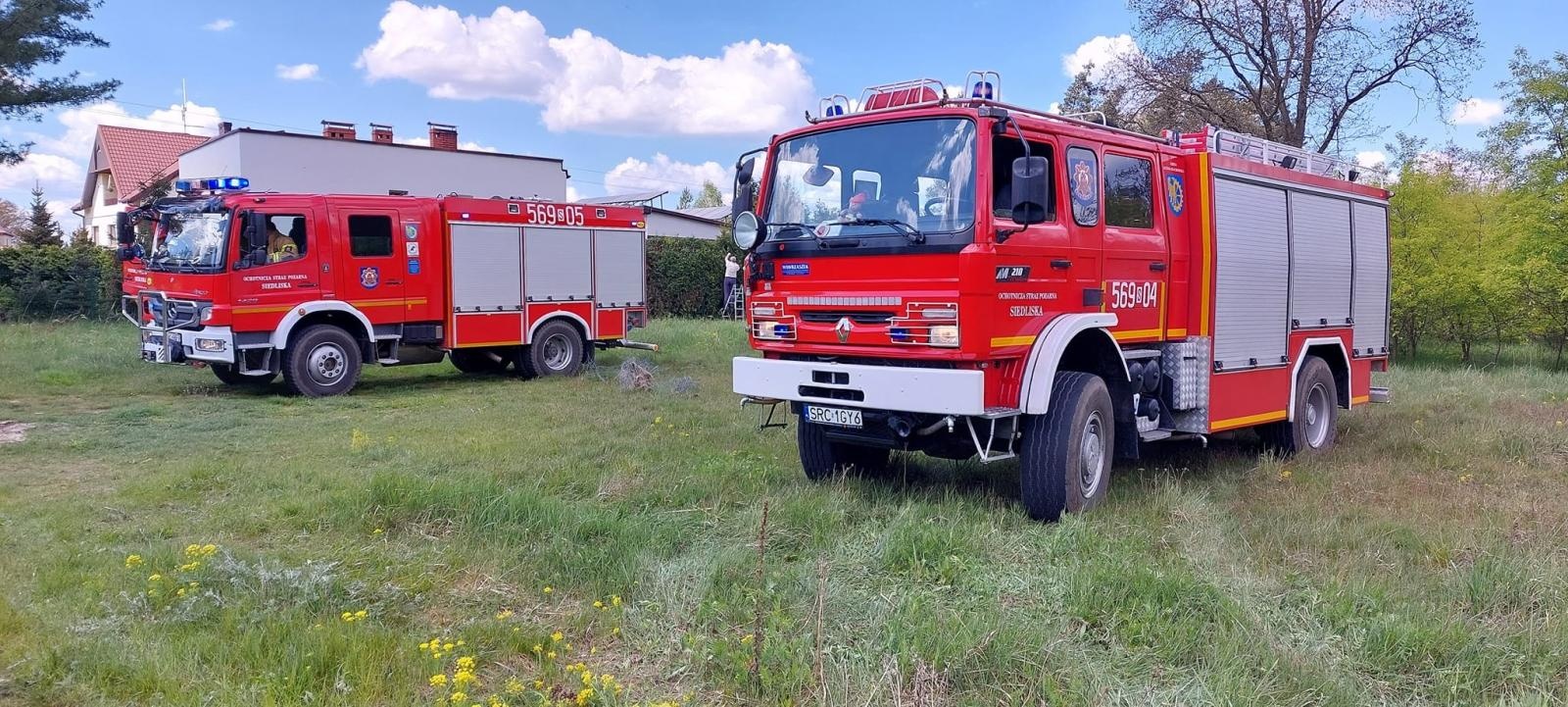 Zdjęcie w galerii na portalu naszraciborz.pl: Pożar trawy w Kuźni Raciborskiej. To dzieło podpalacza [FOTO] wiadomości z regionu
