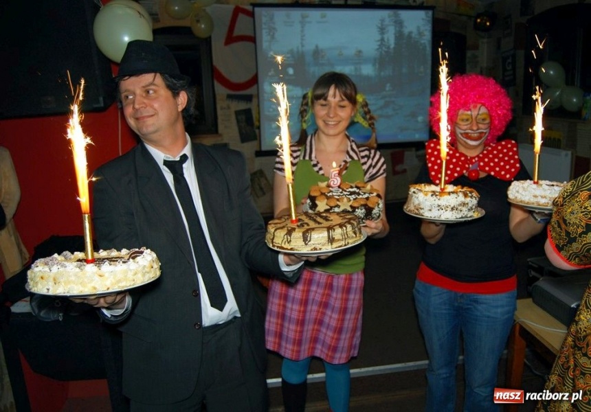 Zdjęcie w galerii na portalu naszraciborz.pl: Pięć lat nieustającej podróży... wiadomości z regionu