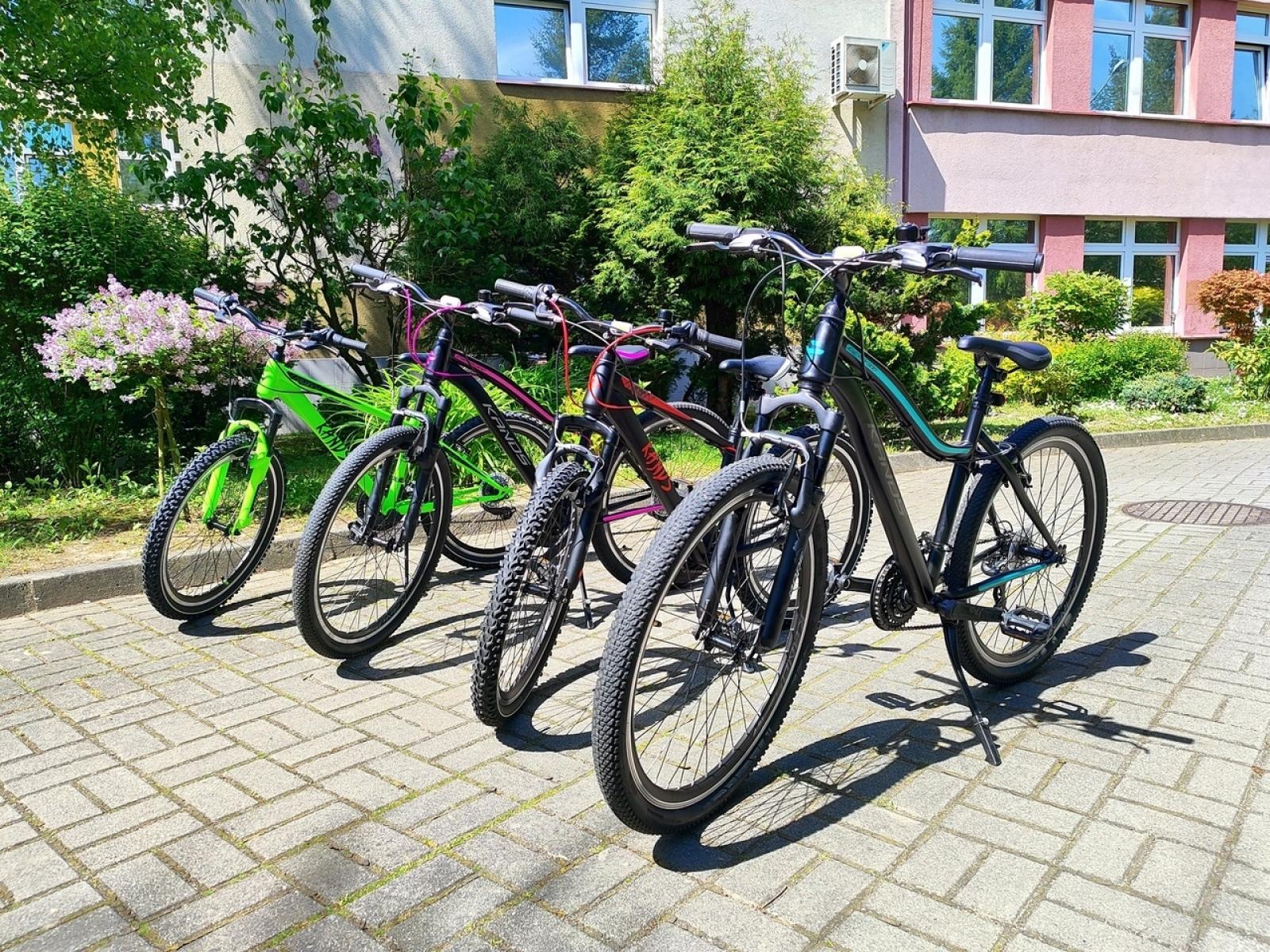 Zdjęcie w galerii na portalu naszraciborz.pl: Szkoła Podstawowa nr 18 ma cztery nowe rowery wiadomości z regionu