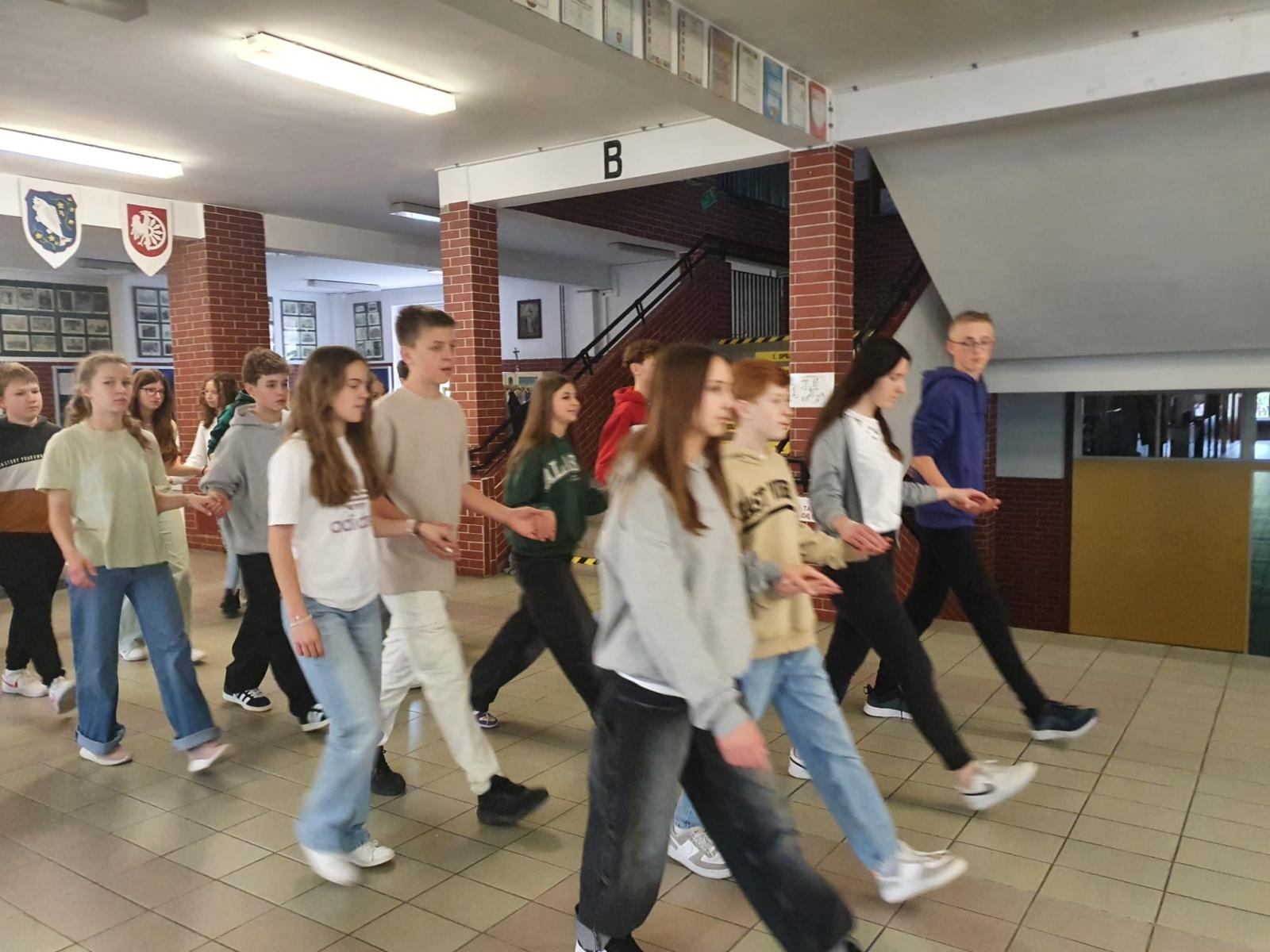 Zdjęcie w galerii na portalu naszraciborz.pl: Młodzież z partnerskiego miasta Roth w raciborskiej Osiemnastce wiadomości z regionu