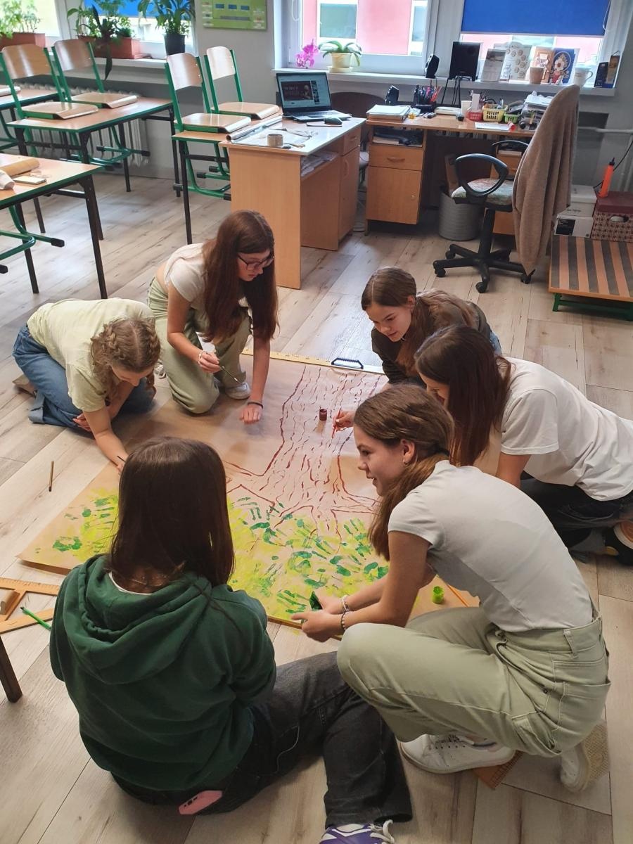 Zdjęcie w galerii na portalu naszraciborz.pl: Młodzież z partnerskiego miasta Roth w raciborskiej Osiemnastce wiadomości z regionu