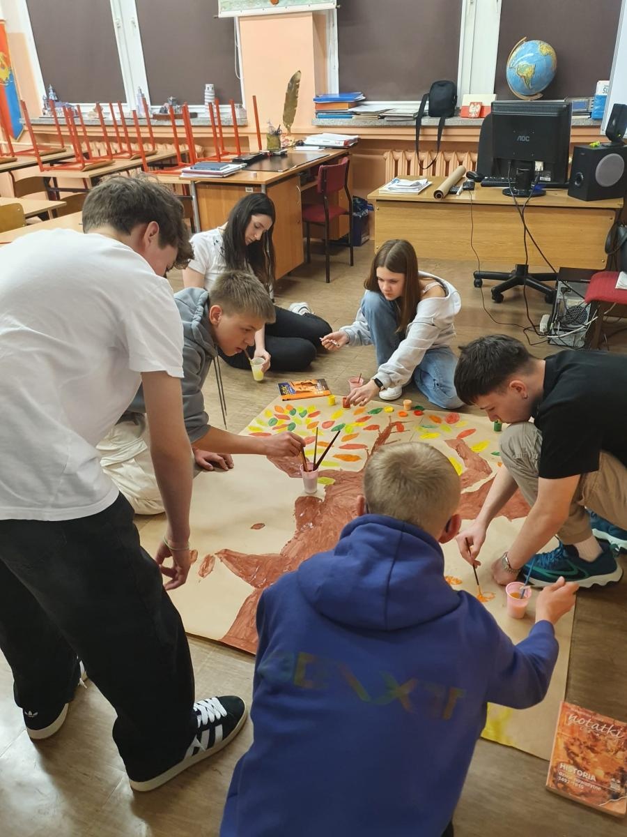 Zdjęcie w galerii na portalu naszraciborz.pl: Młodzież z partnerskiego miasta Roth w raciborskiej Osiemnastce wiadomości z regionu