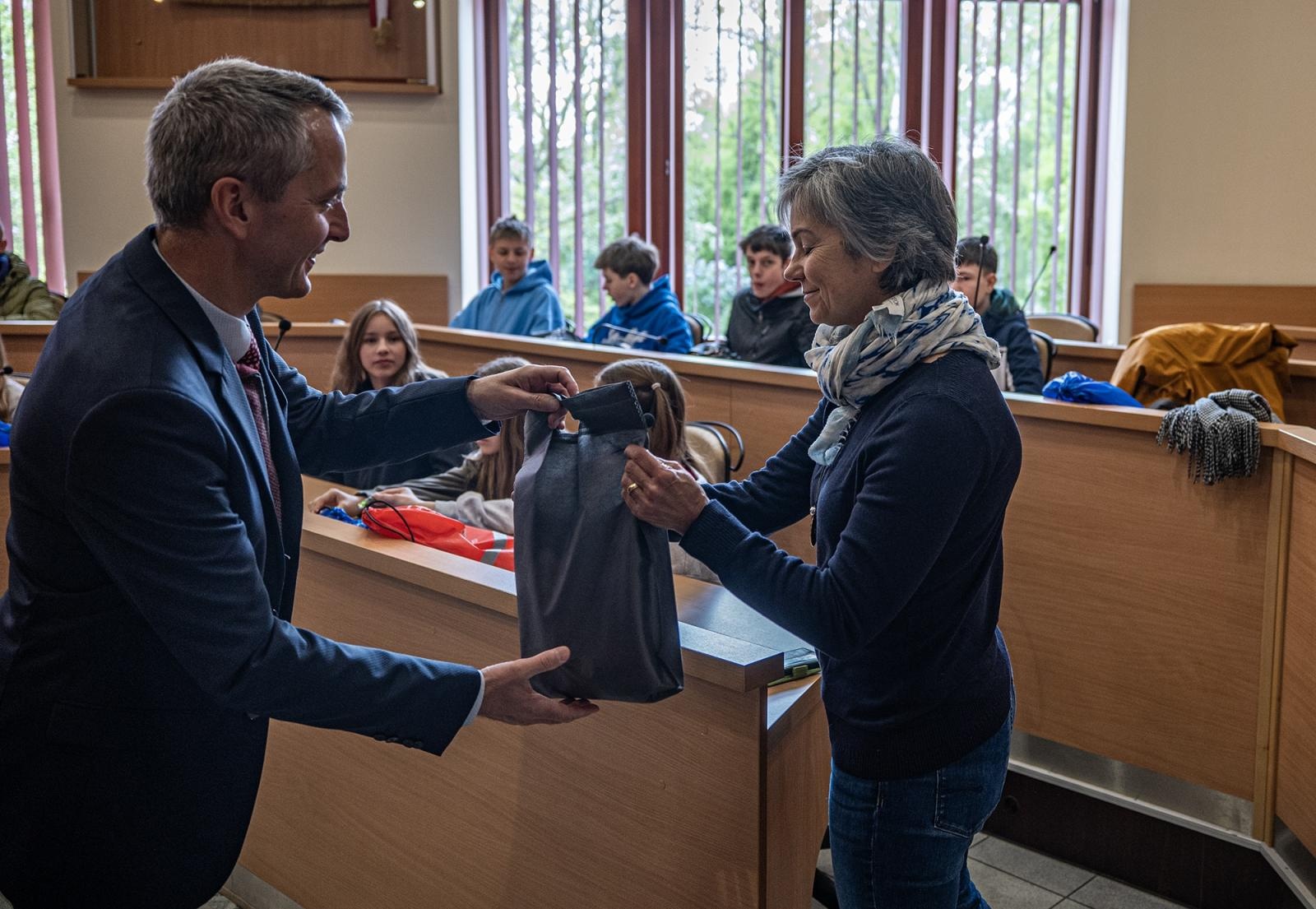 Zdjęcie w galerii na portalu naszraciborz.pl: Młodzież z partnerskiego miasta Roth w raciborskiej Osiemnastce wiadomości z regionu