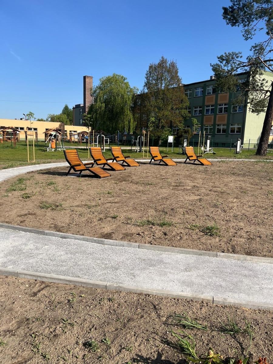 Zdjęcie w galerii na portalu naszraciborz.pl: W lutym podpisano umowę, dziś przecięto wstęgę. Kuźnia Raciborska ma ekopark wiadomości z regionu