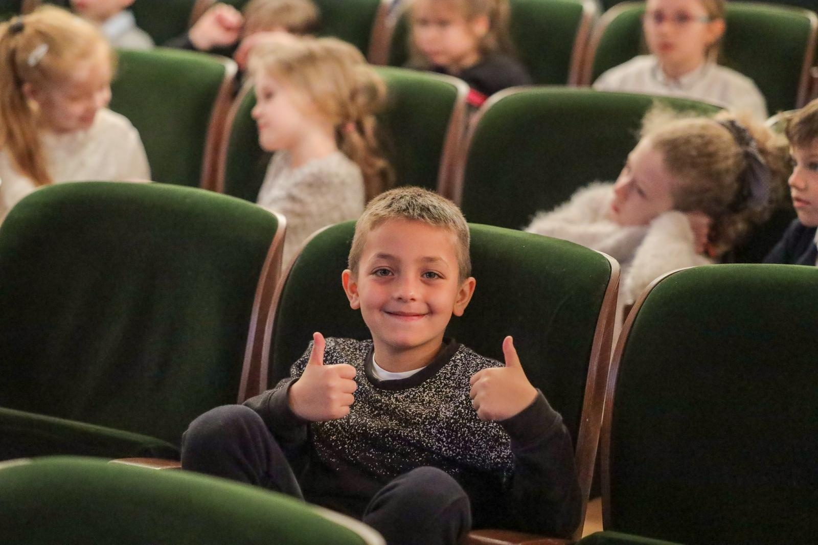 Zdjęcie w galerii na portalu naszraciborz.pl: Historia muzyki na cztery gitary. Lutnia bohaterką koncertów umuzykalniających w RCK wiadomości z regionu
