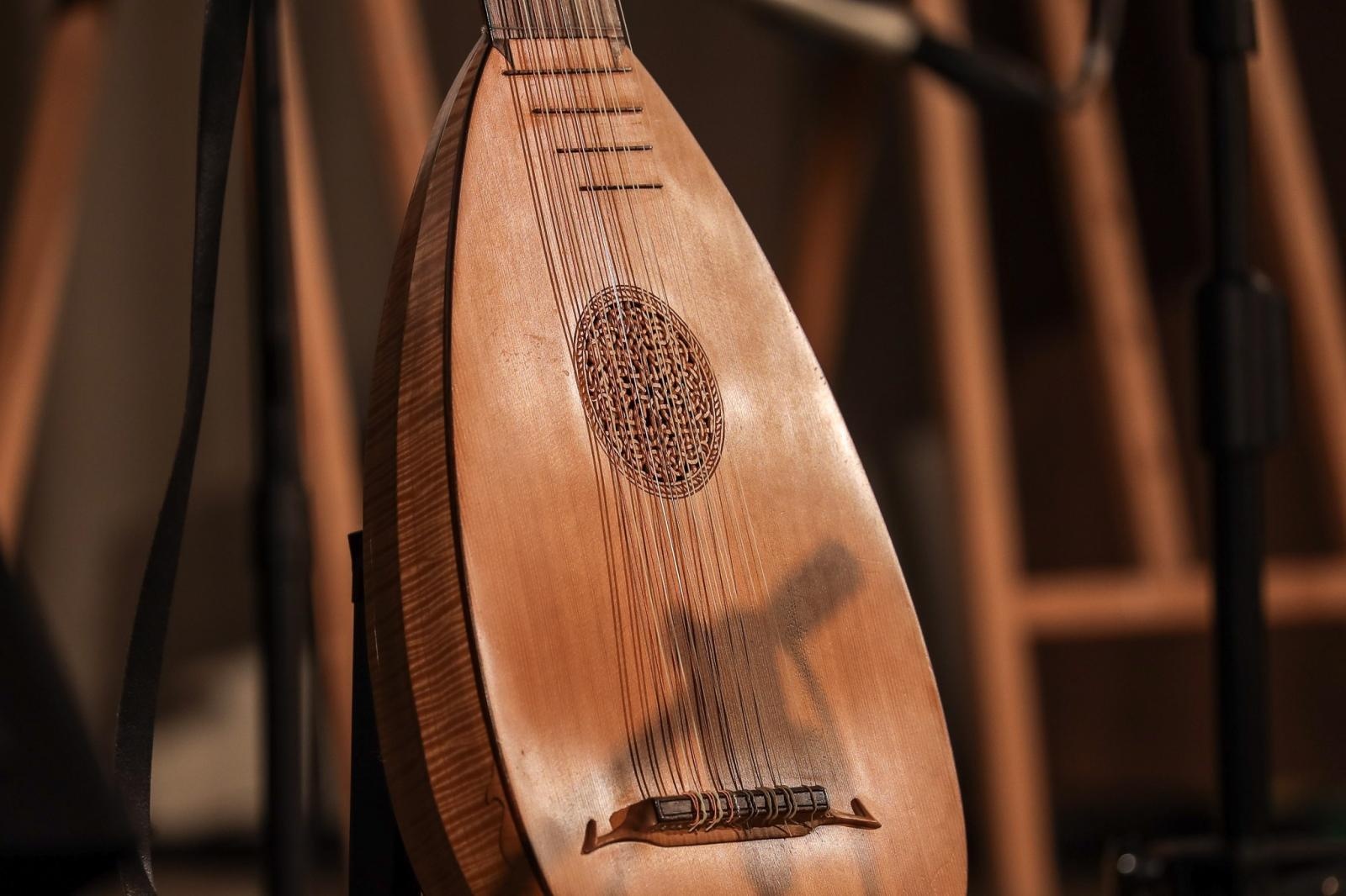 Zdjęcie w galerii na portalu naszraciborz.pl: Historia muzyki na cztery gitary. Lutnia bohaterką koncertów umuzykalniających w RCK wiadomości z regionu