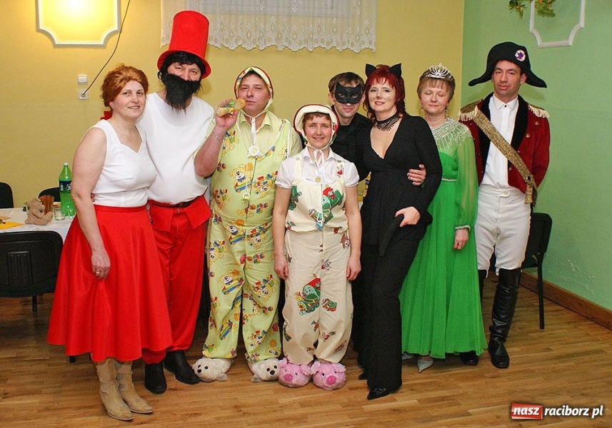 Zdjęcie w galerii na portalu naszraciborz.pl: Grzebanie basa w Nędzy wiadomości z regionu