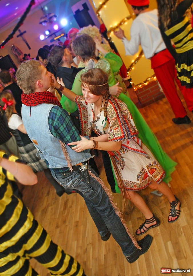 Zdjęcie w galerii na portalu naszraciborz.pl: Grzebanie basa w Nędzy wiadomości z regionu