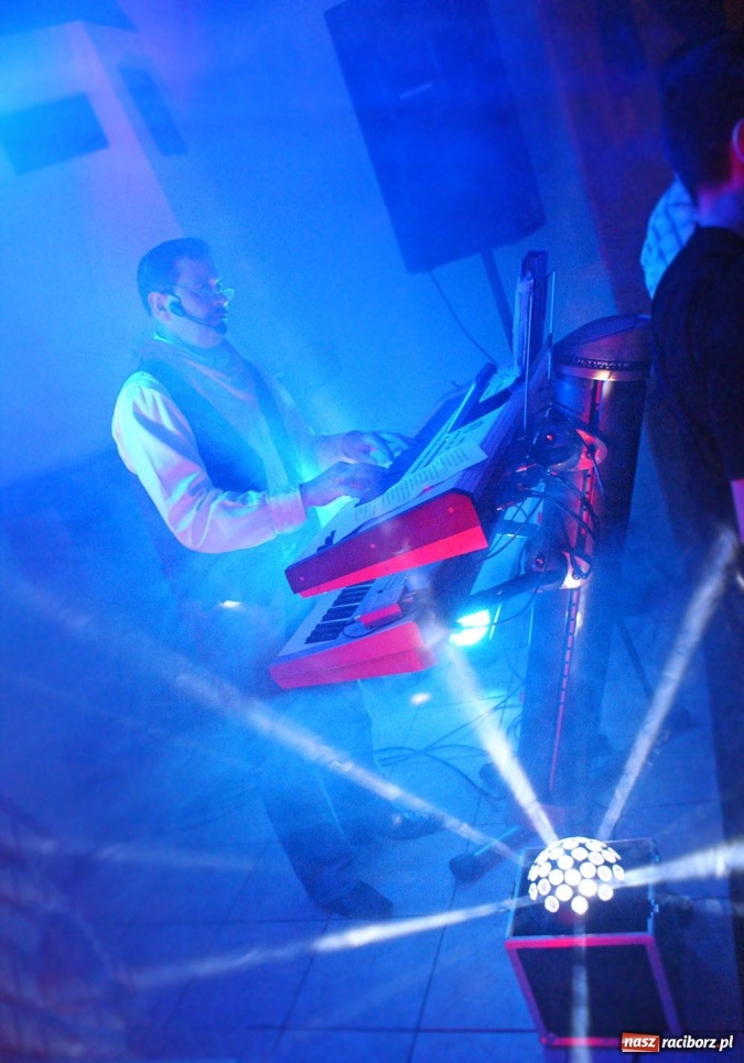 Zdjęcie w galerii na portalu naszraciborz.pl: Grzebanie basa w Nędzy wiadomości z regionu