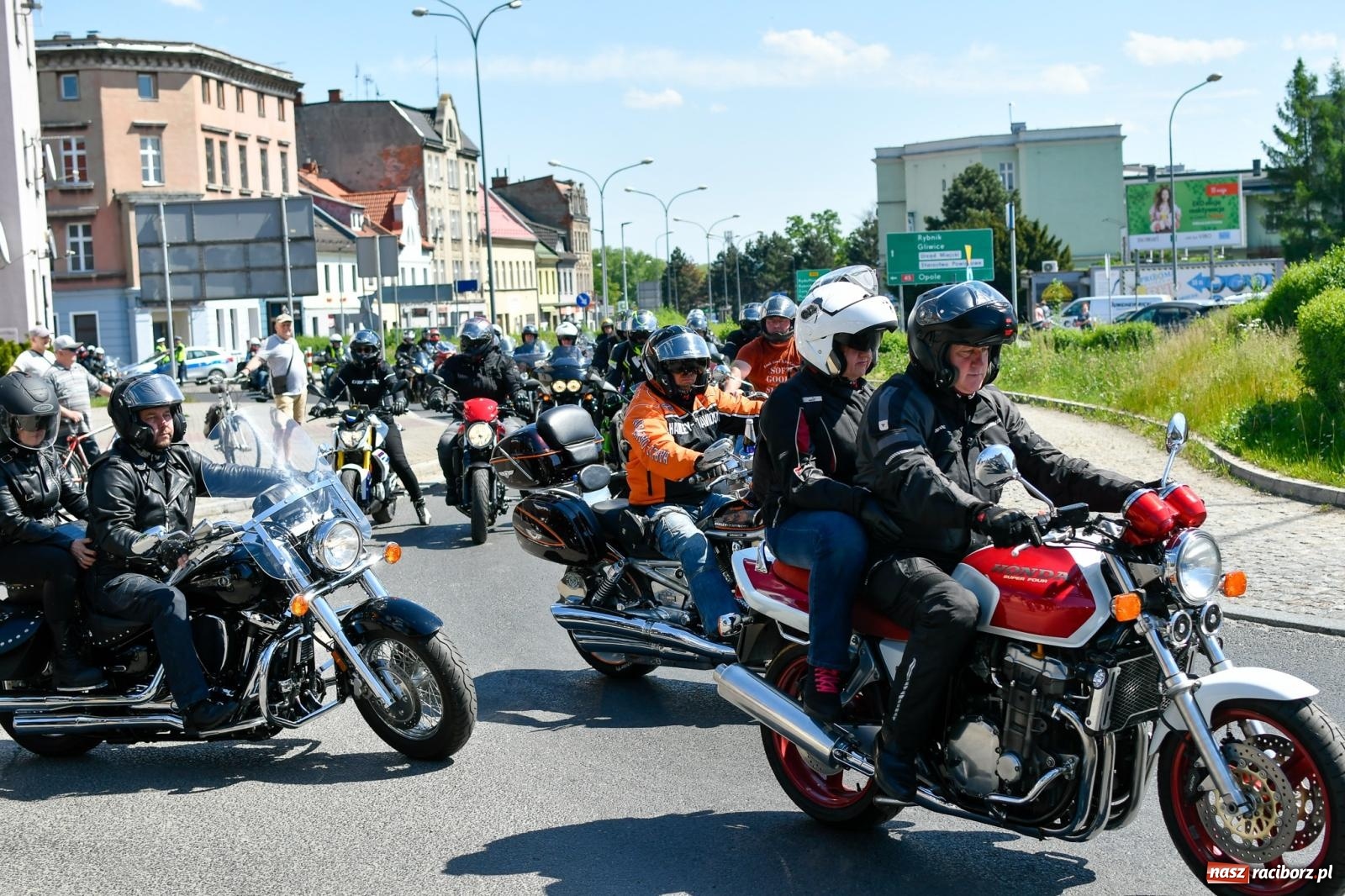Zdjęcie w galerii na portalu naszraciborz.pl: Raciborska inauguracja sezonu motocyklowego [FOTO i WIDEO] wiadomości z regionu