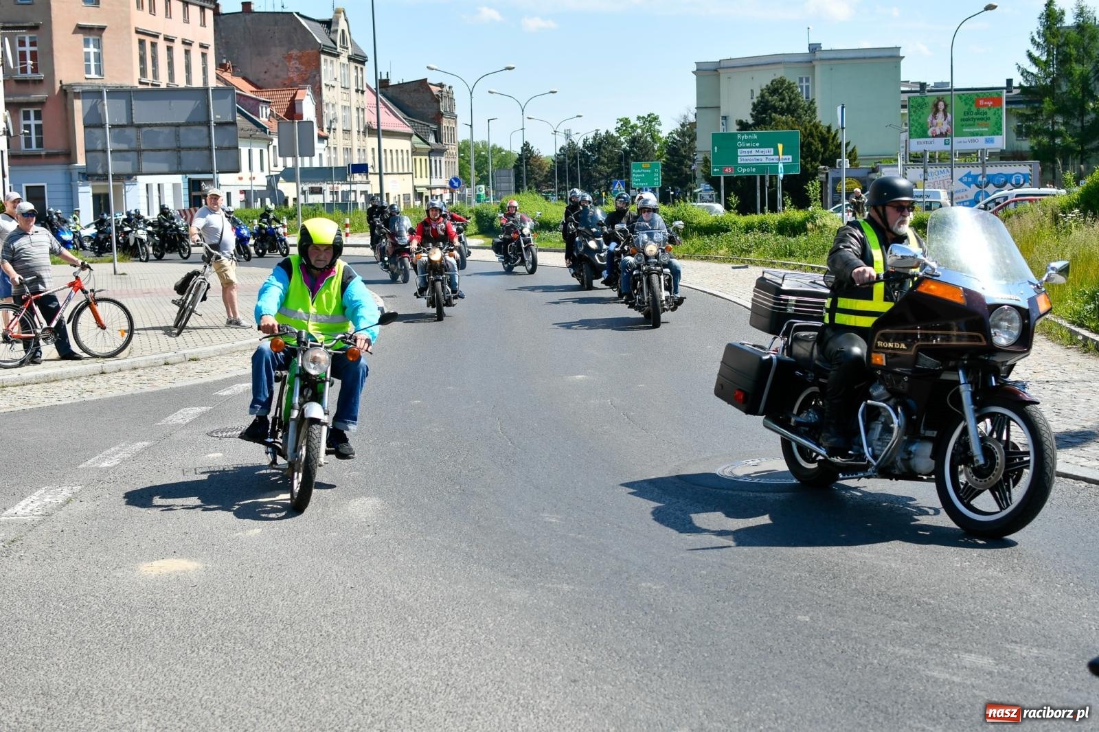 Zdjęcie w galerii na portalu naszraciborz.pl: Raciborska inauguracja sezonu motocyklowego [FOTO i WIDEO] wiadomości z regionu