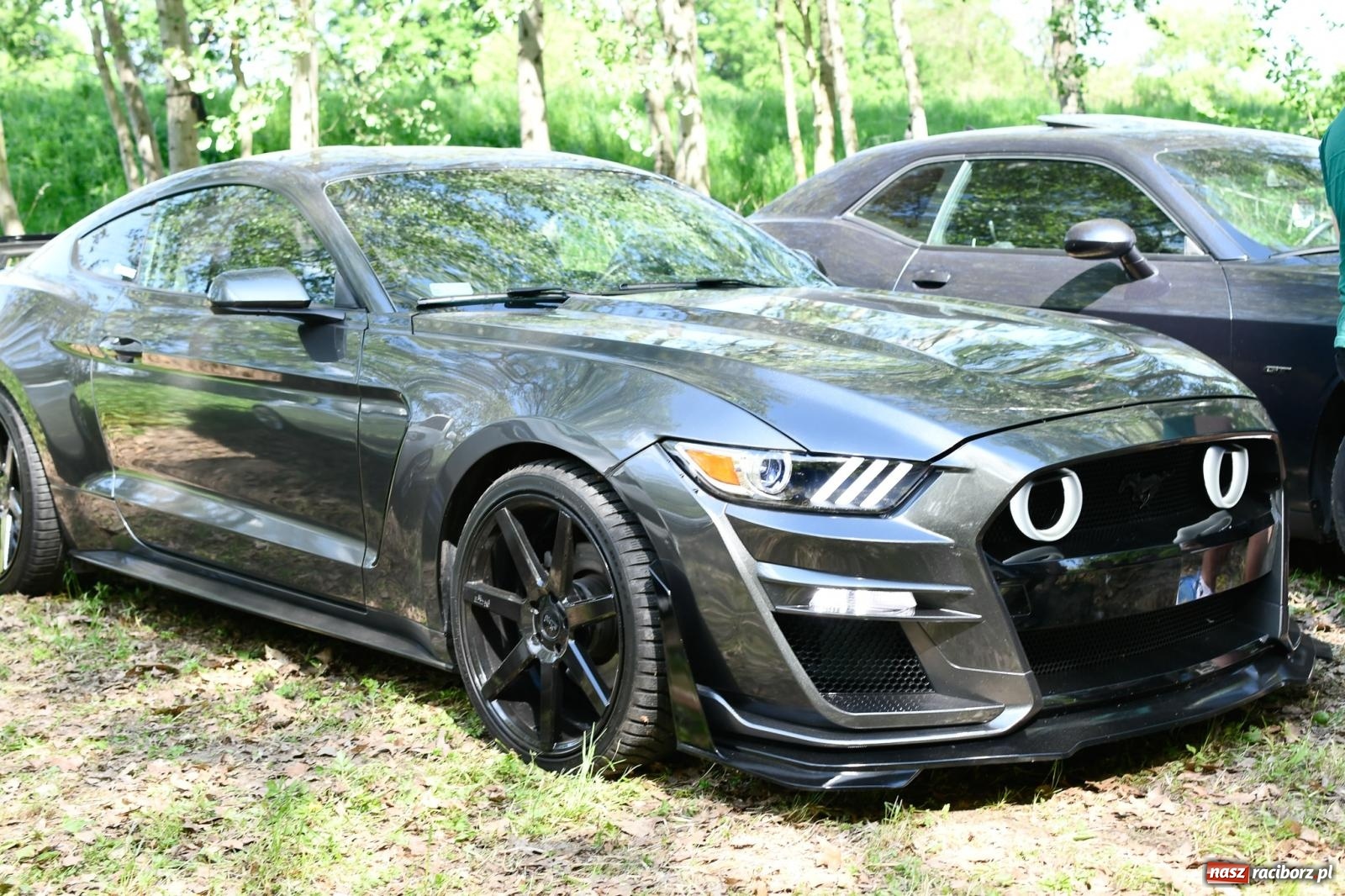 Zdjęcie w galerii na portalu naszraciborz.pl: Tuningowane wozy na Magicznej Plaży w Bukowie [FOTO i WIDEO] wiadomości z regionu