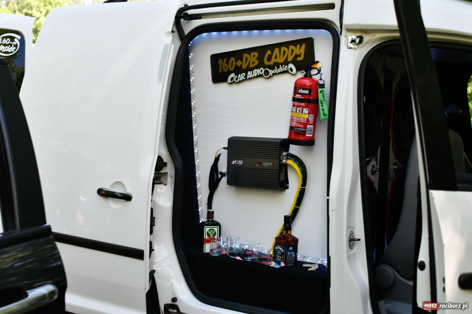 Zdjęcie w galerii na portalu naszraciborz.pl: Tuningowane wozy na Magicznej Plaży w Bukowie [FOTO i WIDEO] wiadomości z regionu