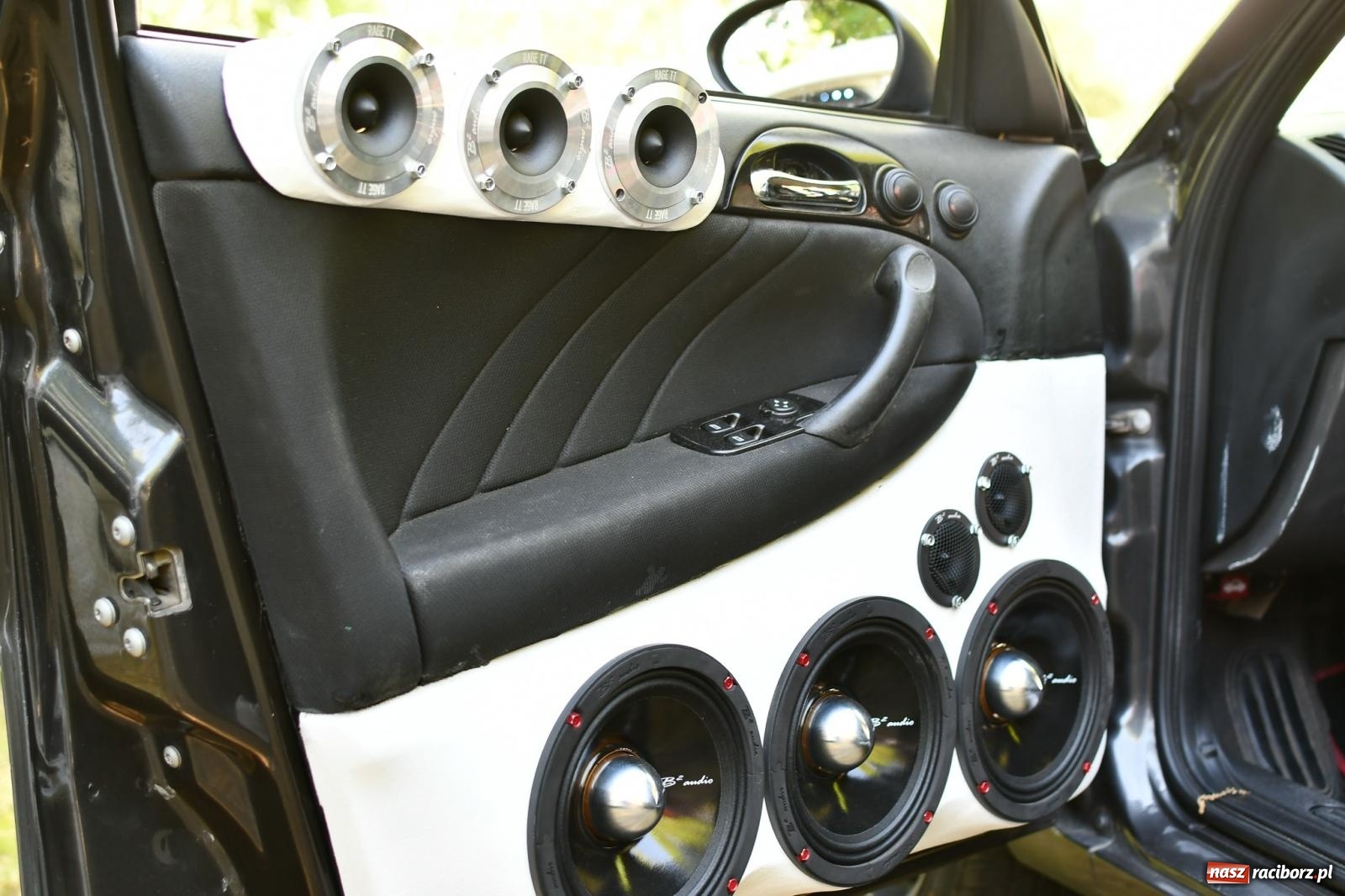 Zdjęcie w galerii na portalu naszraciborz.pl: Tuningowane wozy na Magicznej Plaży w Bukowie [FOTO i WIDEO] wiadomości z regionu