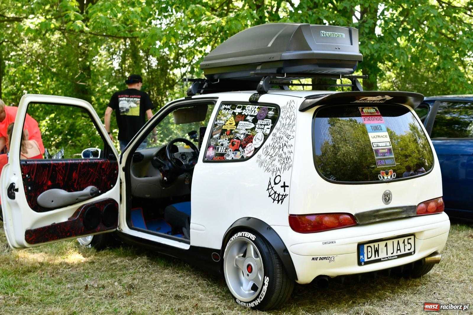 Zdjęcie w galerii na portalu naszraciborz.pl: Tuningowane wozy na Magicznej Plaży w Bukowie [FOTO i WIDEO] wiadomości z regionu