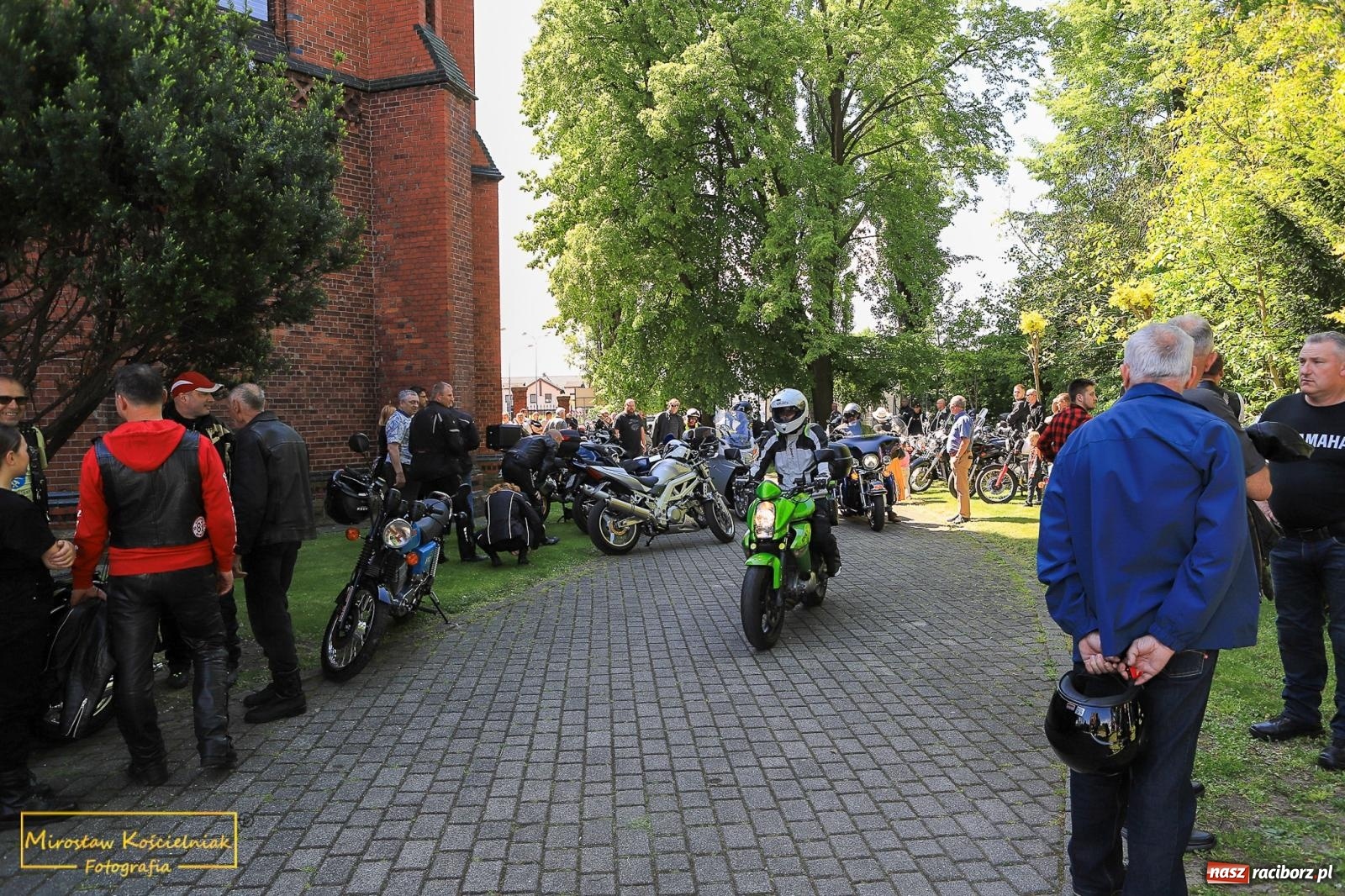 Zdjęcie w galerii na portalu naszraciborz.pl: Setki motocyklistów u św. Mikołaja. Inauguracja sezonu na bis! [FOTO i WIDEO] wiadomości z regionu