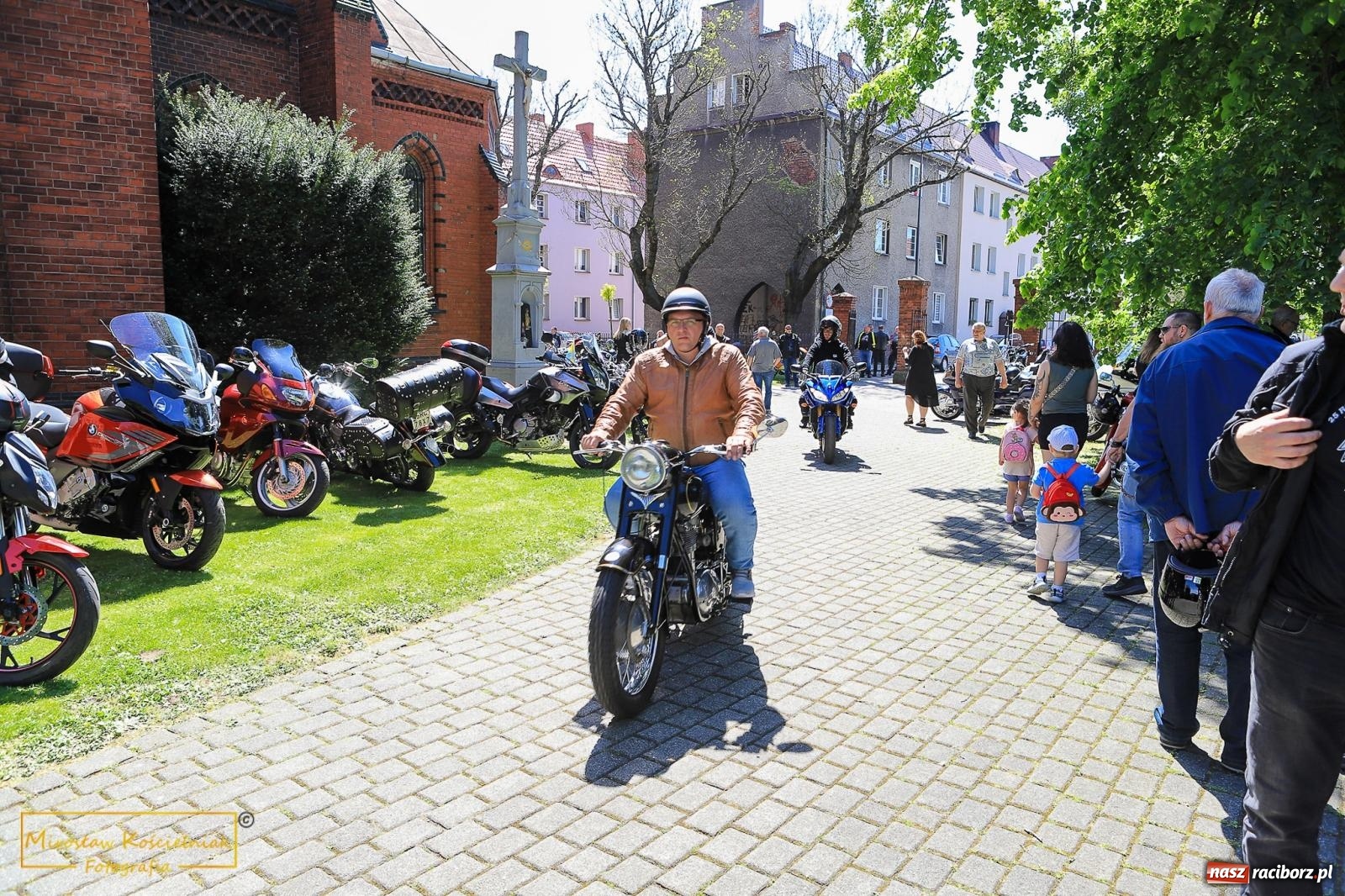 Zdjęcie w galerii na portalu naszraciborz.pl: Setki motocyklistów u św. Mikołaja. Inauguracja sezonu na bis! [FOTO i WIDEO] wiadomości z regionu