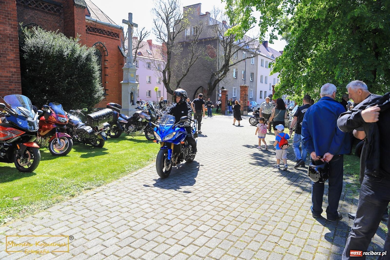 Zdjęcie w galerii na portalu naszraciborz.pl: Setki motocyklistów u św. Mikołaja. Inauguracja sezonu na bis! [FOTO i WIDEO] wiadomości z regionu