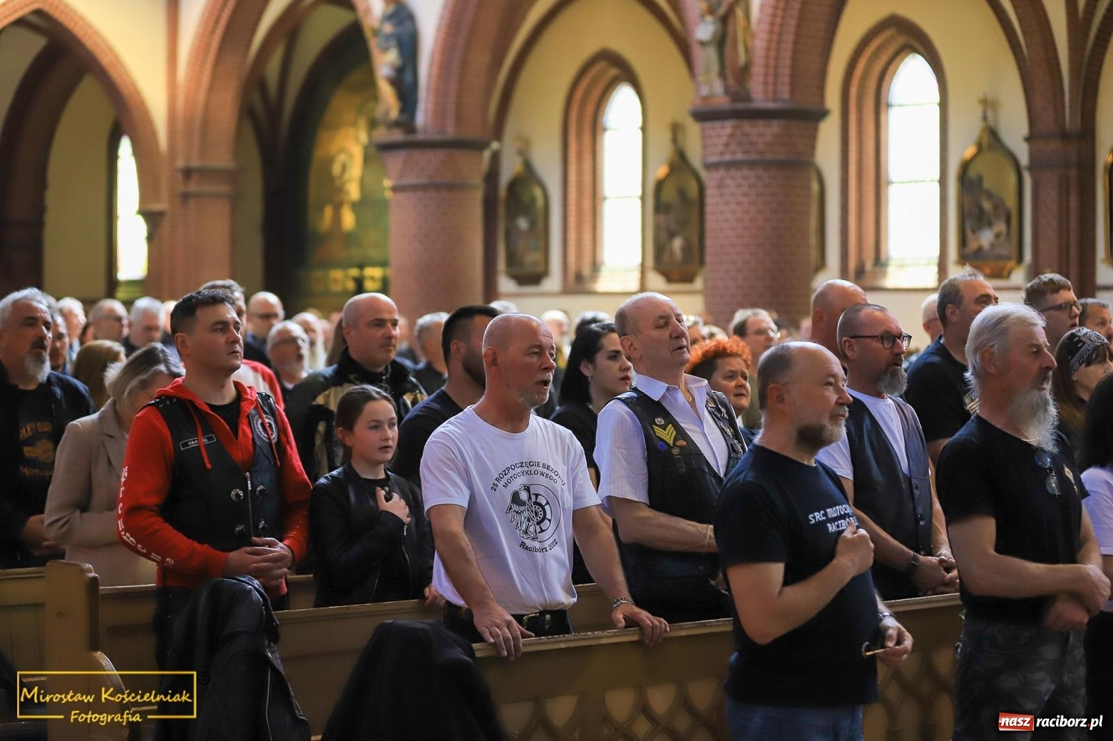 Zdjęcie w galerii na portalu naszraciborz.pl: Setki motocyklistów u św. Mikołaja. Inauguracja sezonu na bis! [FOTO i WIDEO] wiadomości z regionu