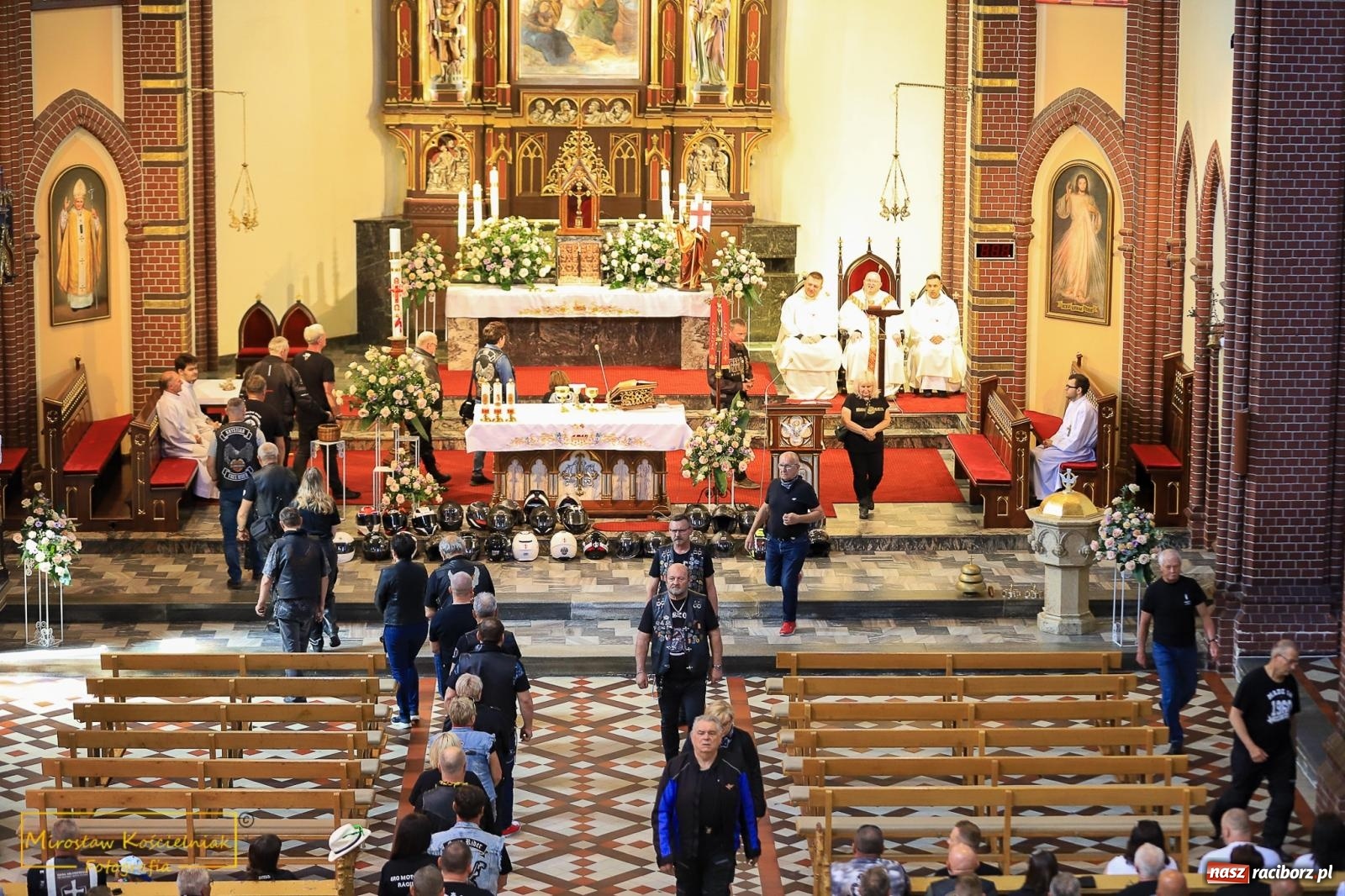 Zdjęcie w galerii na portalu naszraciborz.pl: Setki motocyklistów u św. Mikołaja. Inauguracja sezonu na bis! [FOTO i WIDEO] wiadomości z regionu