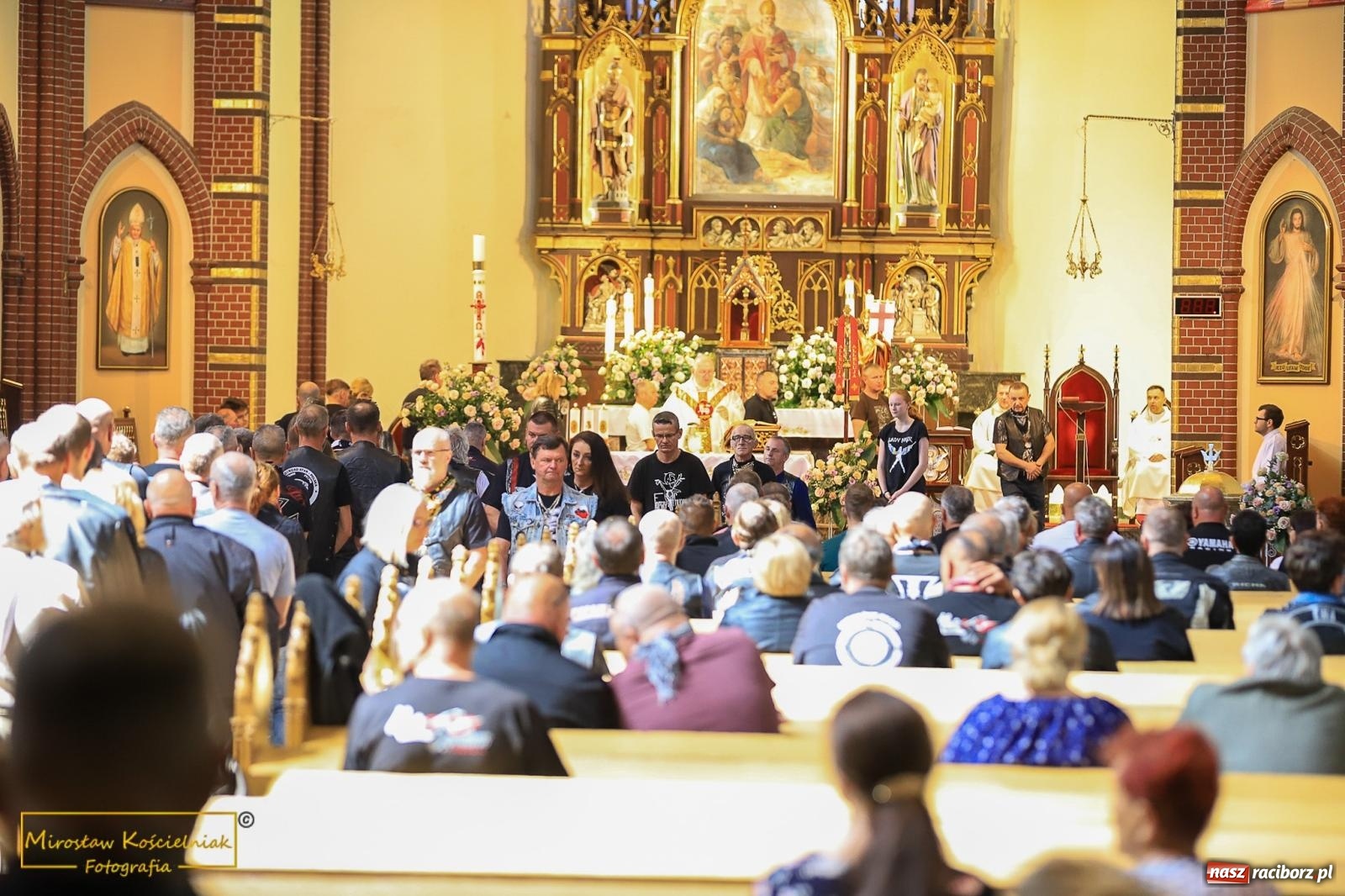Zdjęcie w galerii na portalu naszraciborz.pl: Setki motocyklistów u św. Mikołaja. Inauguracja sezonu na bis! [FOTO i WIDEO] wiadomości z regionu