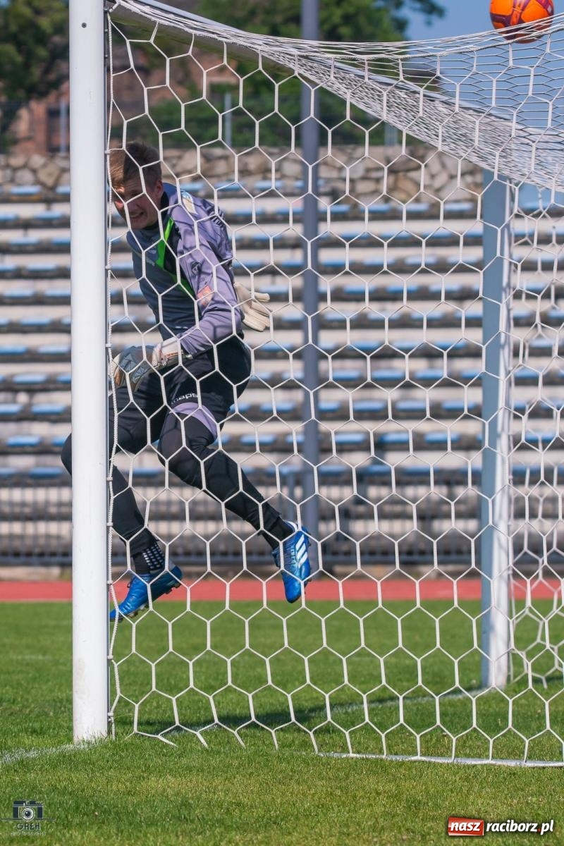 Zdjęcie w galerii na portalu naszraciborz.pl: Choć wiceliderowi się postawili, to punktów nie zdobyli [FOTO] wiadomości z regionu