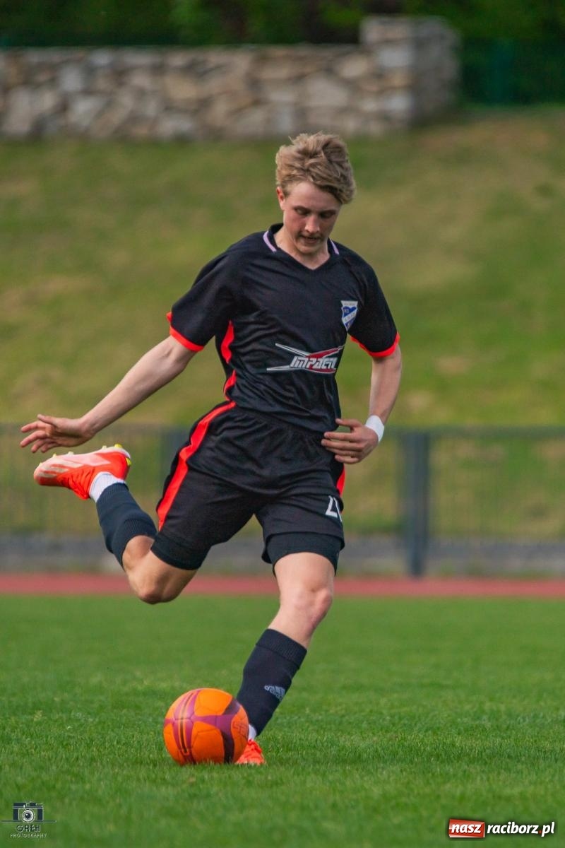 Zdjęcie w galerii na portalu naszraciborz.pl: Choć wiceliderowi się postawili, to punktów nie zdobyli [FOTO] wiadomości z regionu